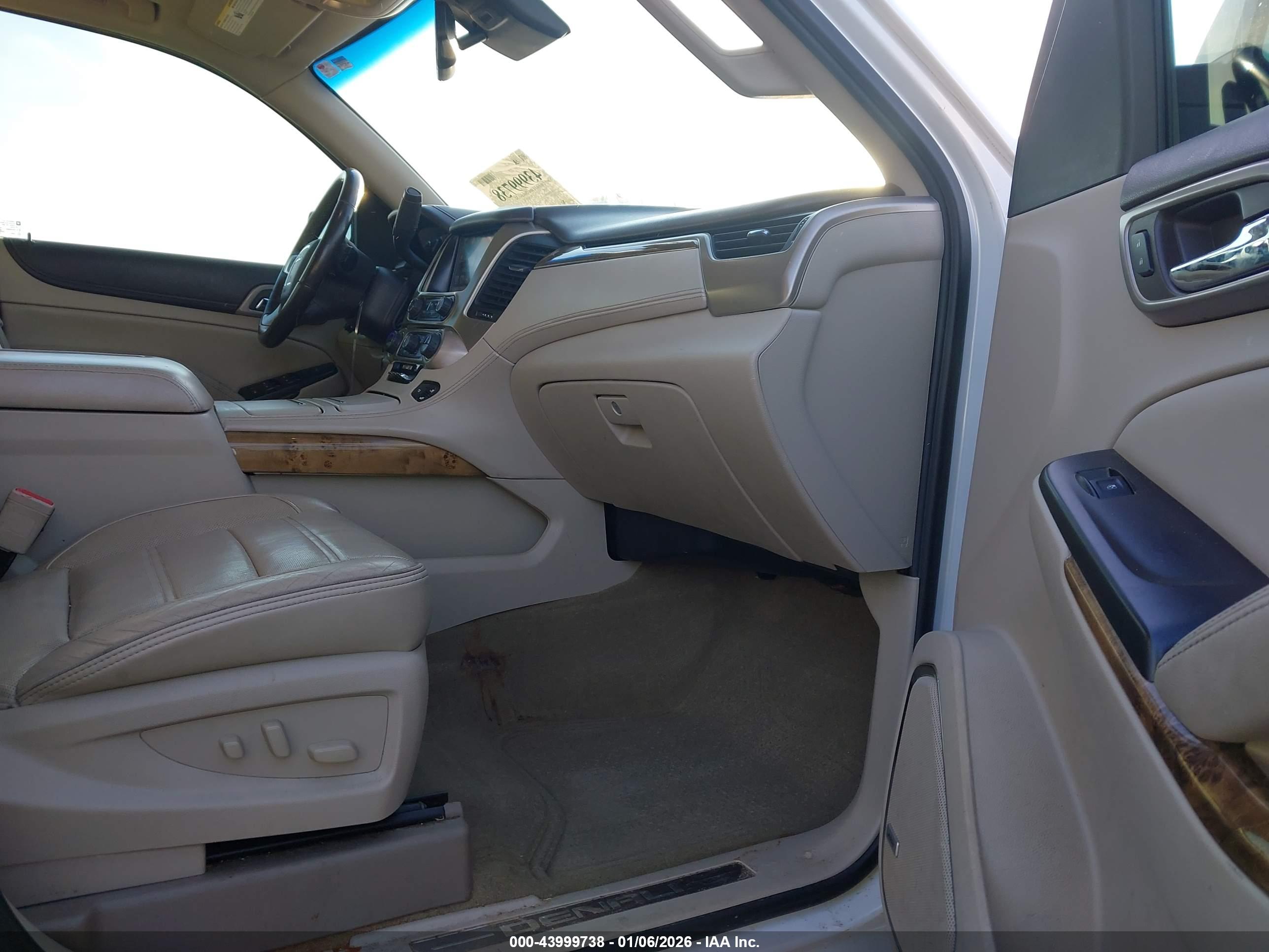 GMC YUKON image 5