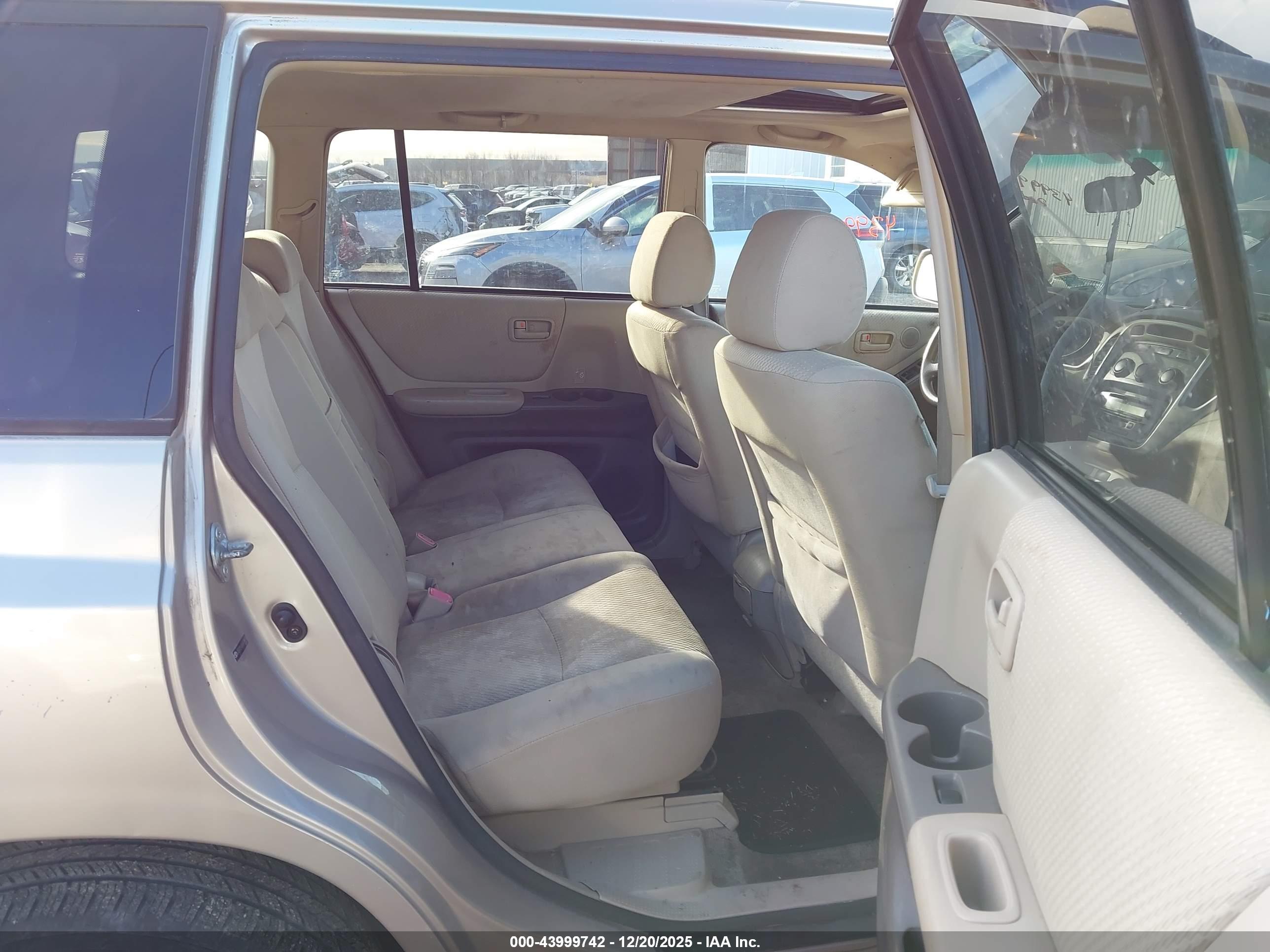 TOYOTA HIGHLANDER image 8