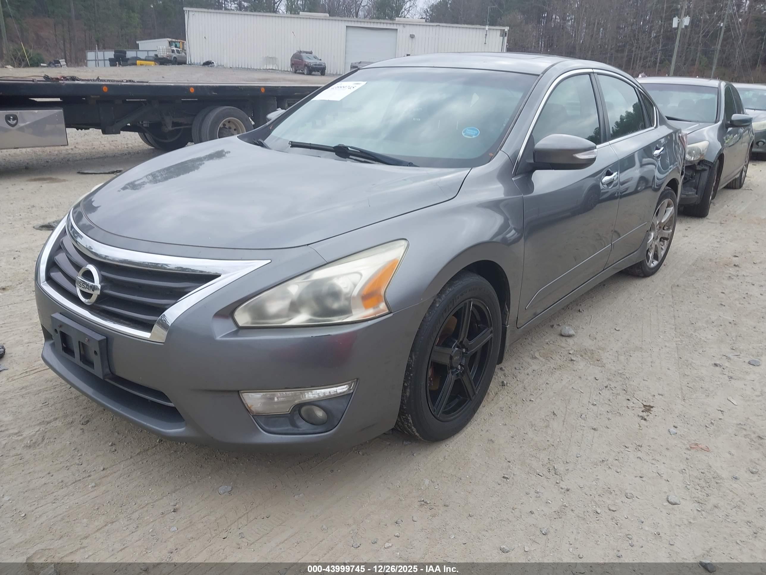 NISSAN ALTIMA image 2