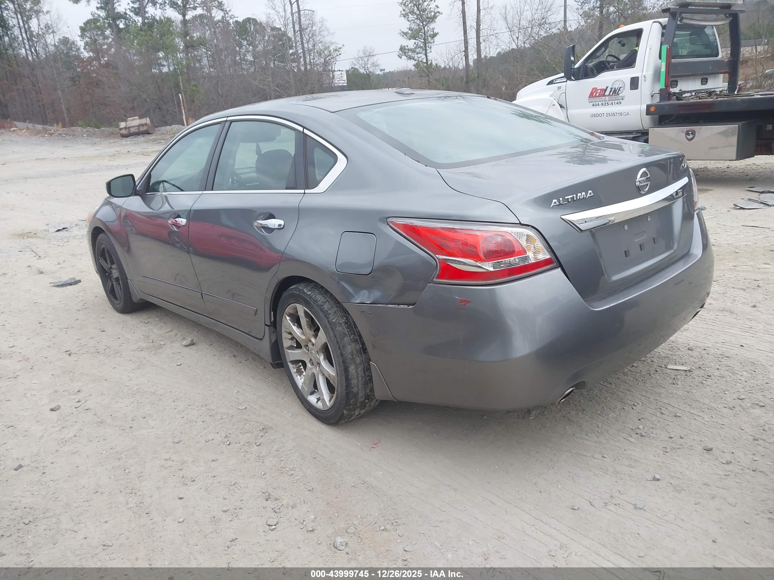 NISSAN ALTIMA image 3