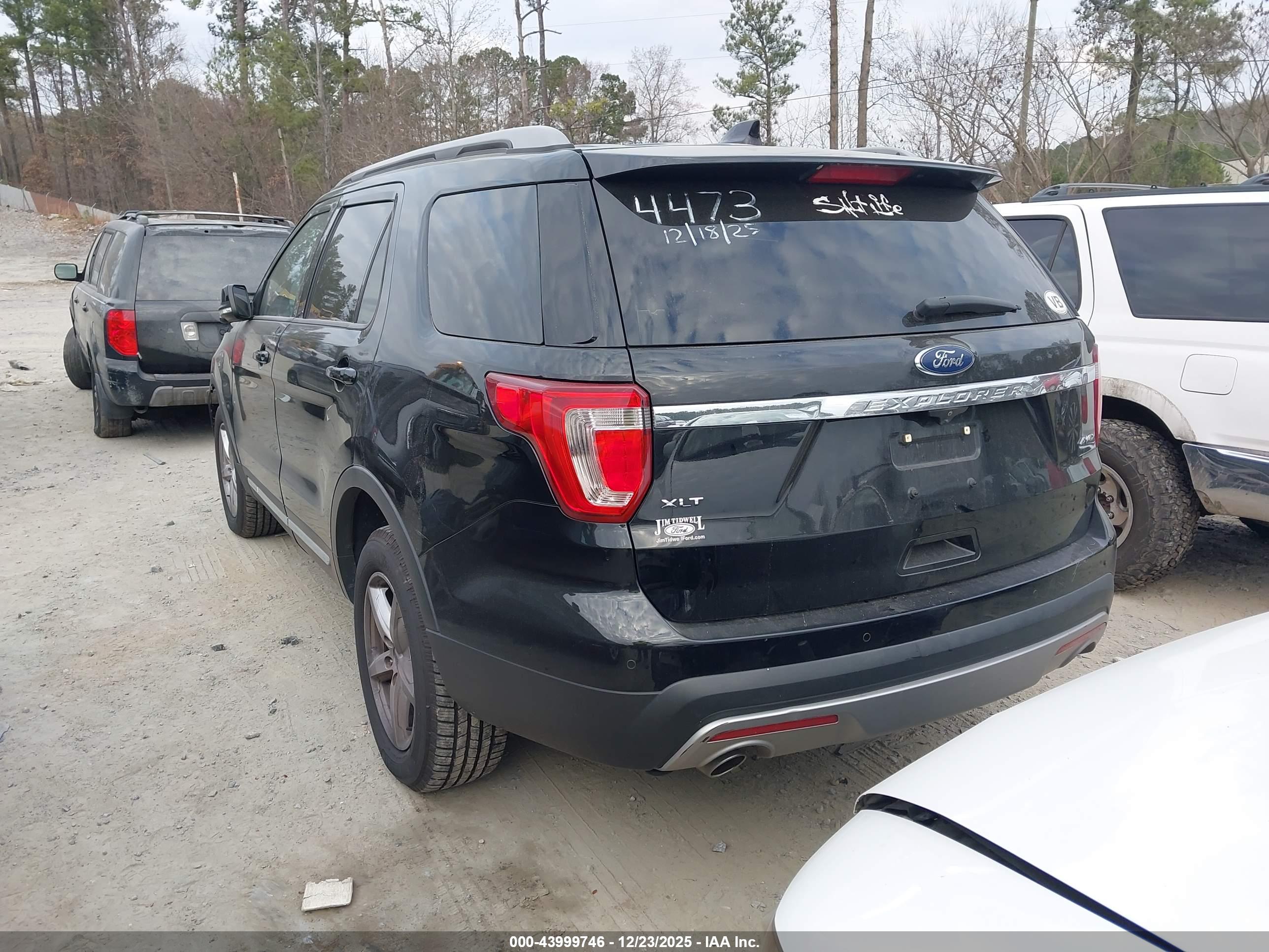 FORD EXPLORER image 3