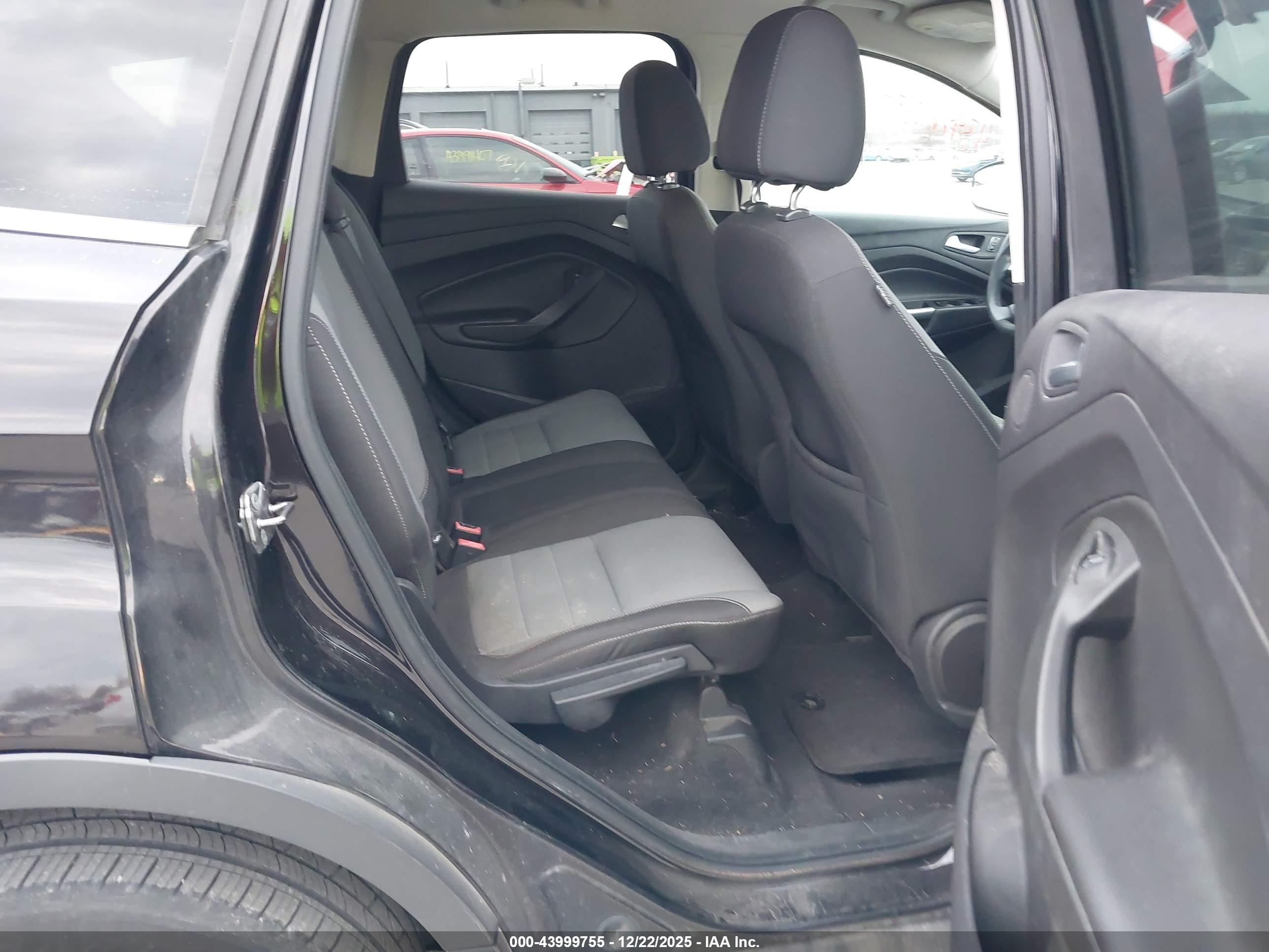 FORD ESCAPE image 8