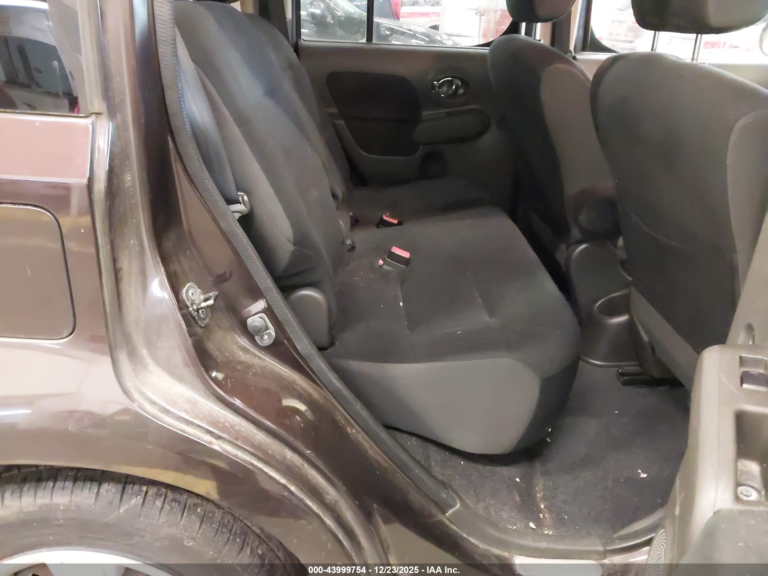 NISSAN CUBE image 8