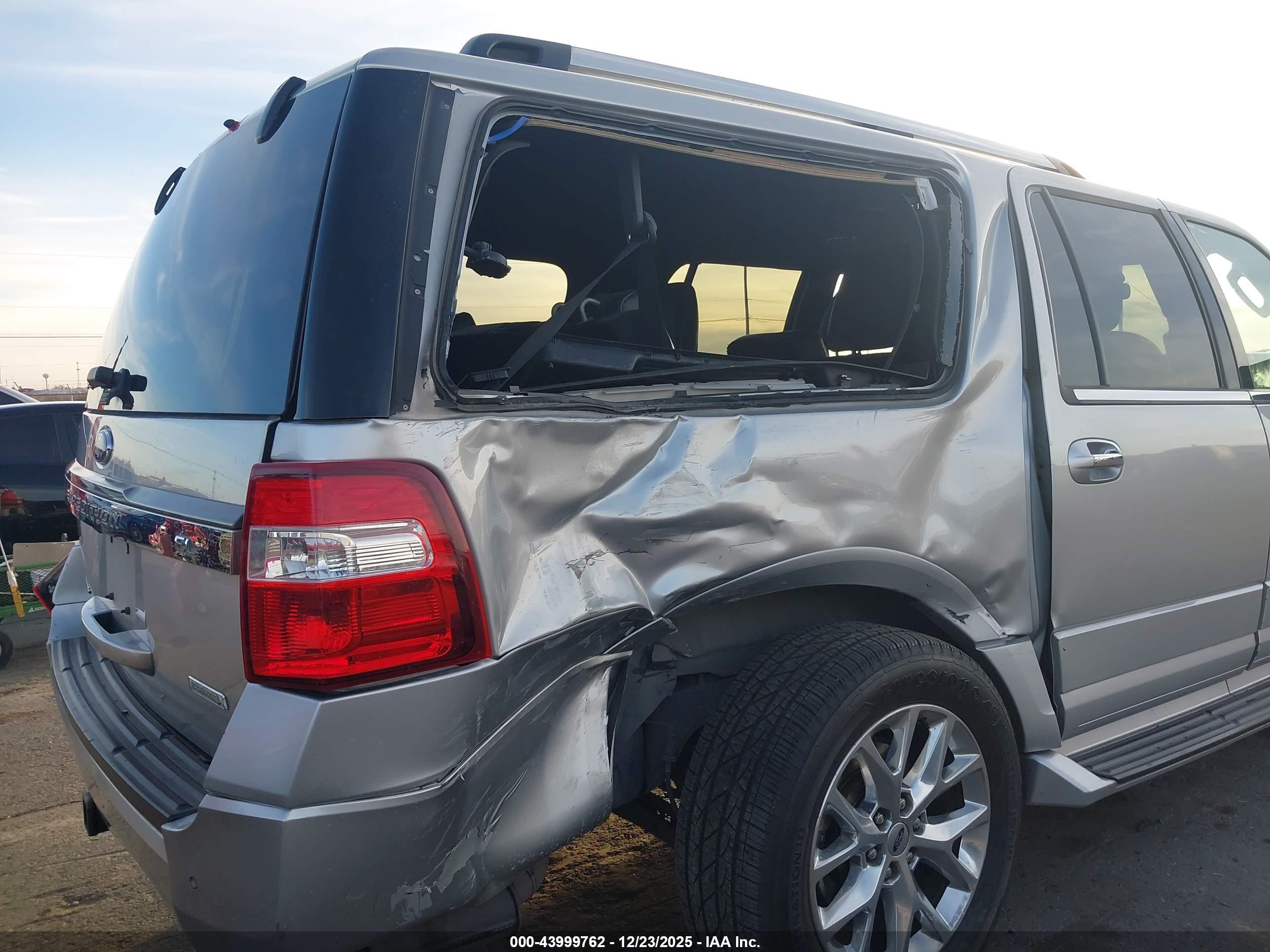 FORD EXPEDITION image 6