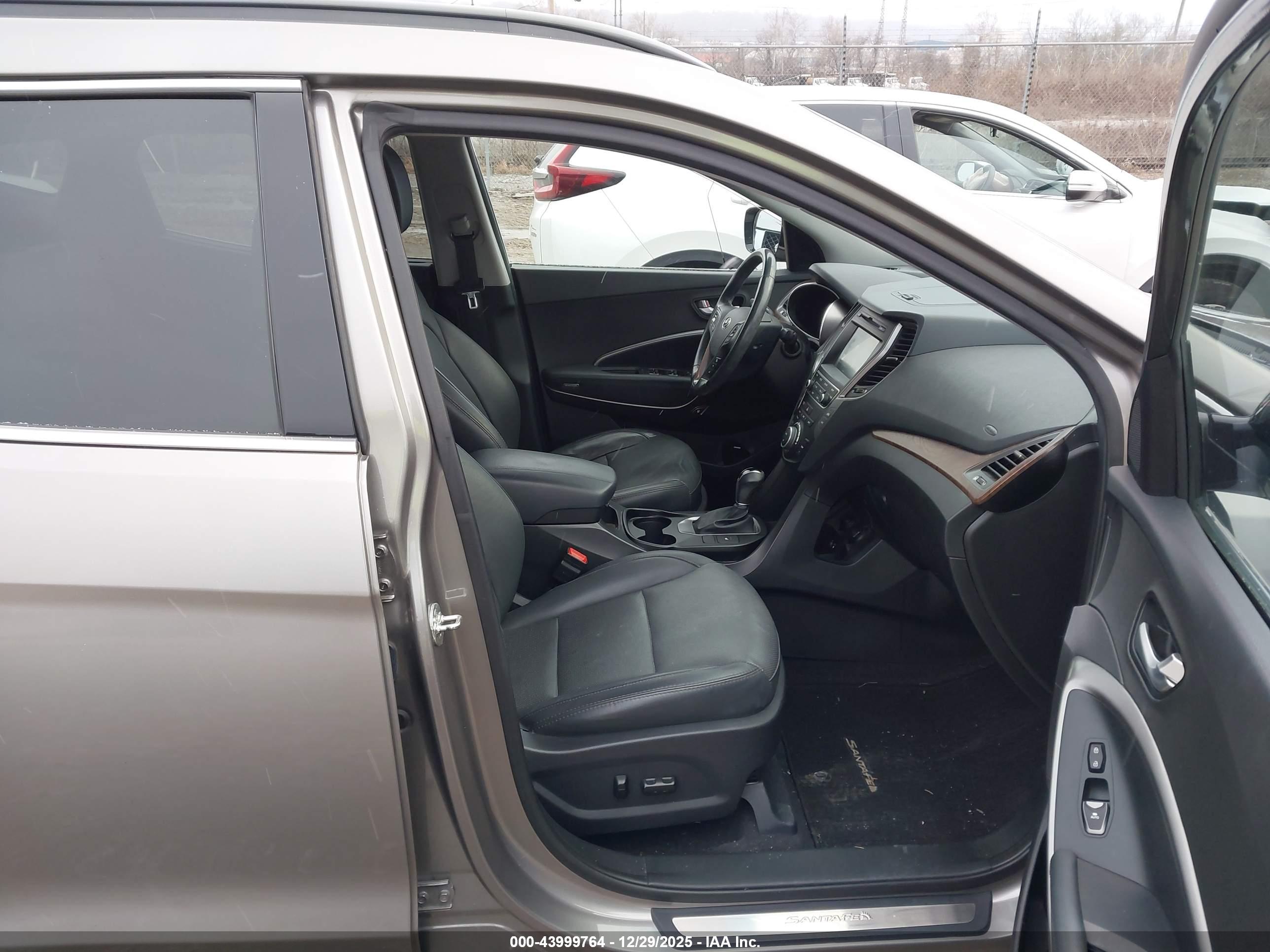 HYUNDAI SANTA image 5
