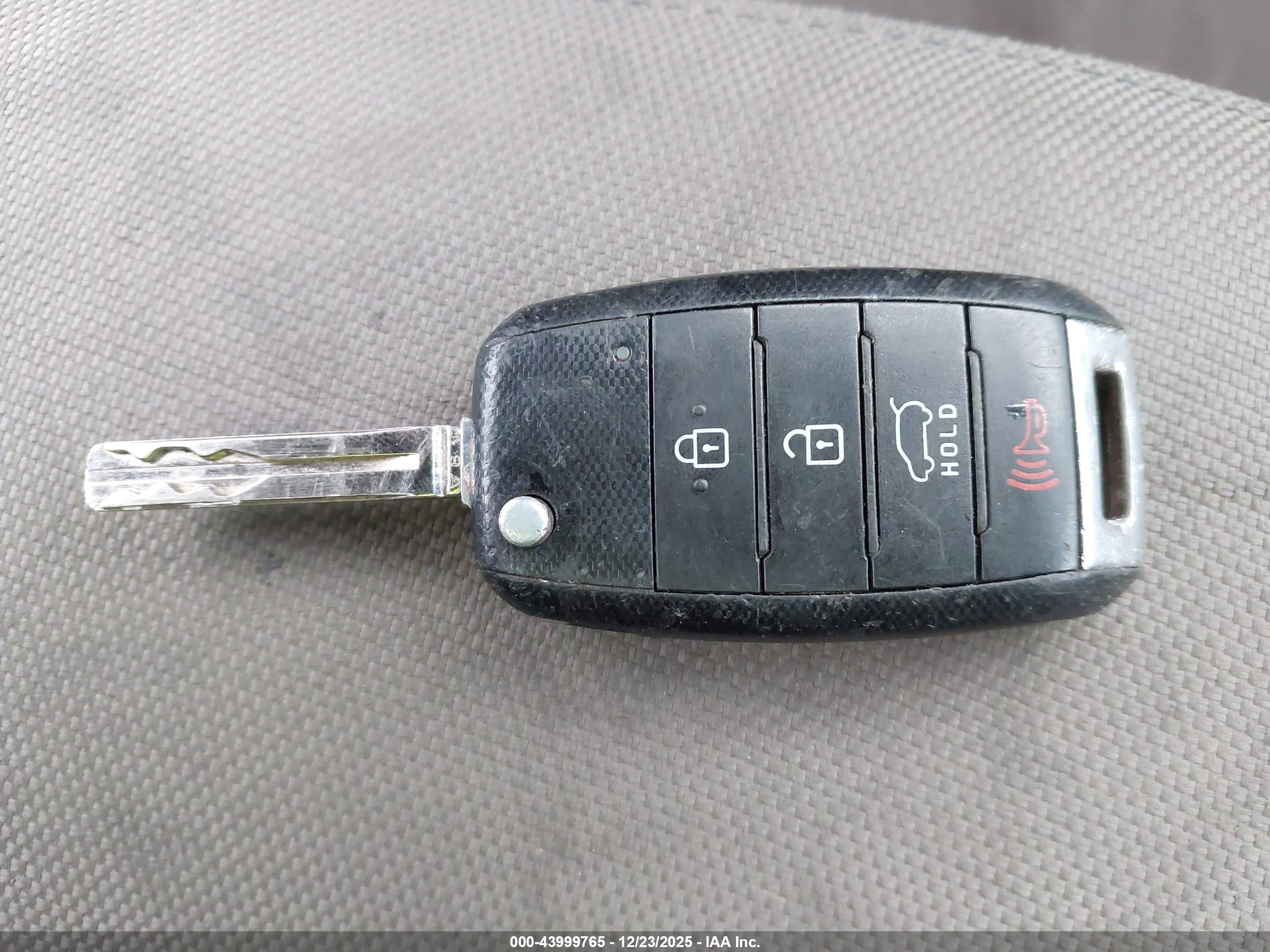 KIA SPORTAGE image 11