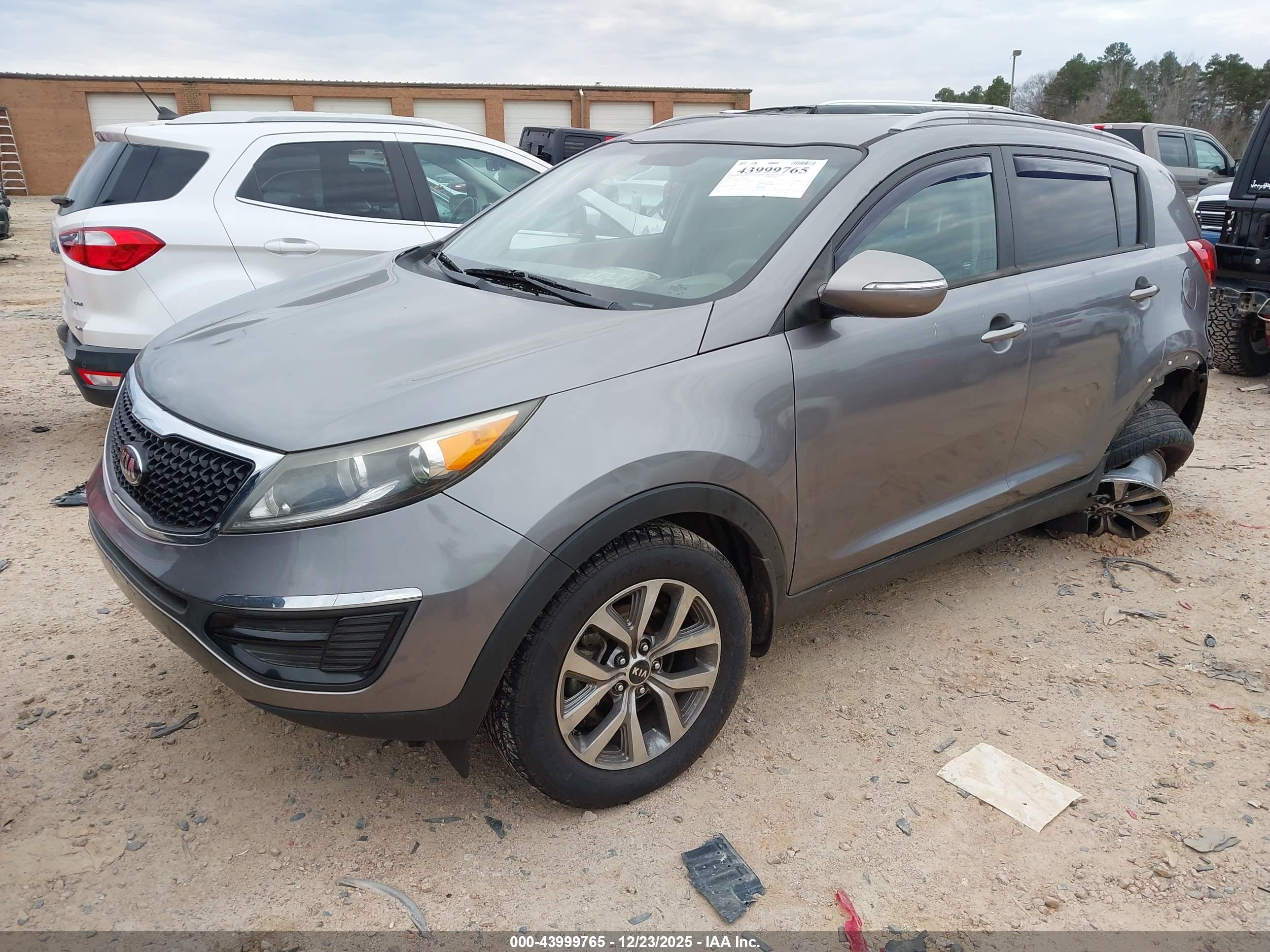 KIA SPORTAGE image 2