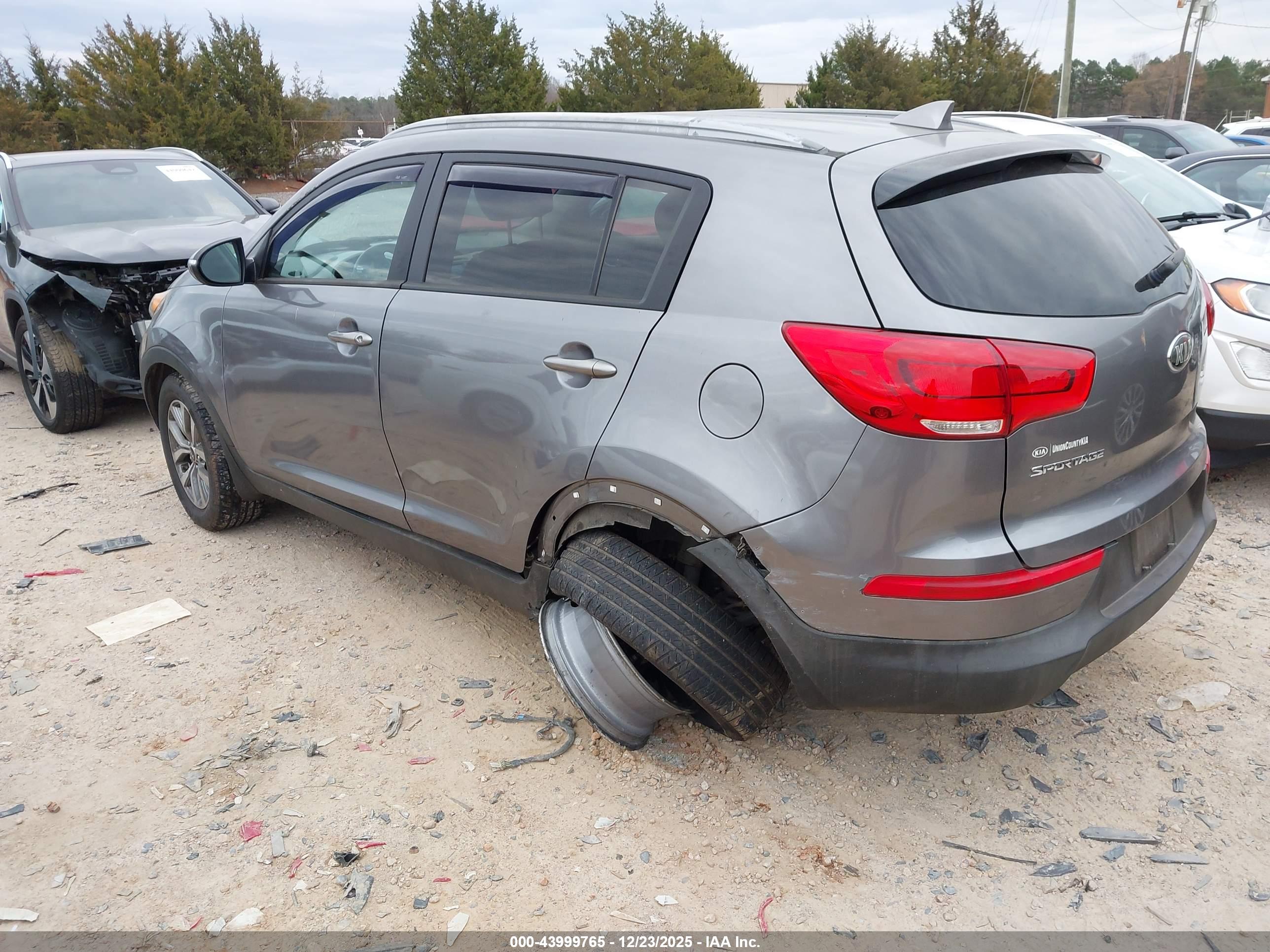 KIA SPORTAGE image 3