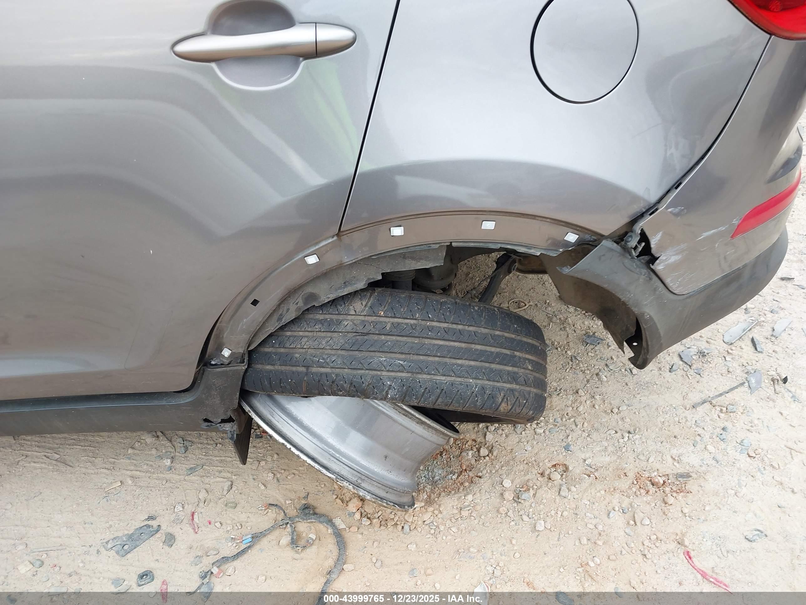 KIA SPORTAGE image 6