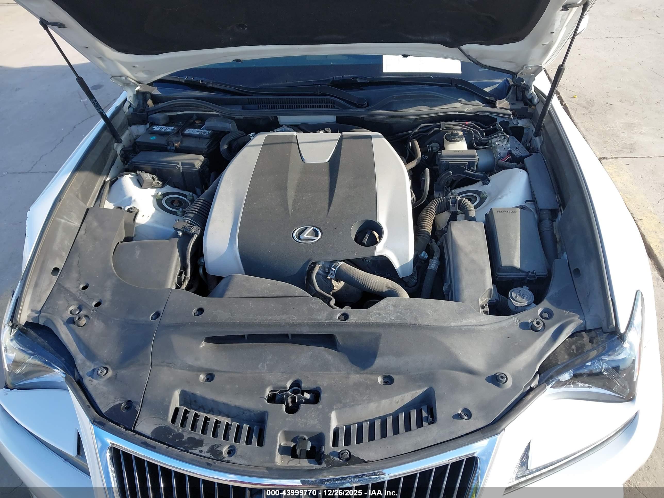 LEXUS RC image 10