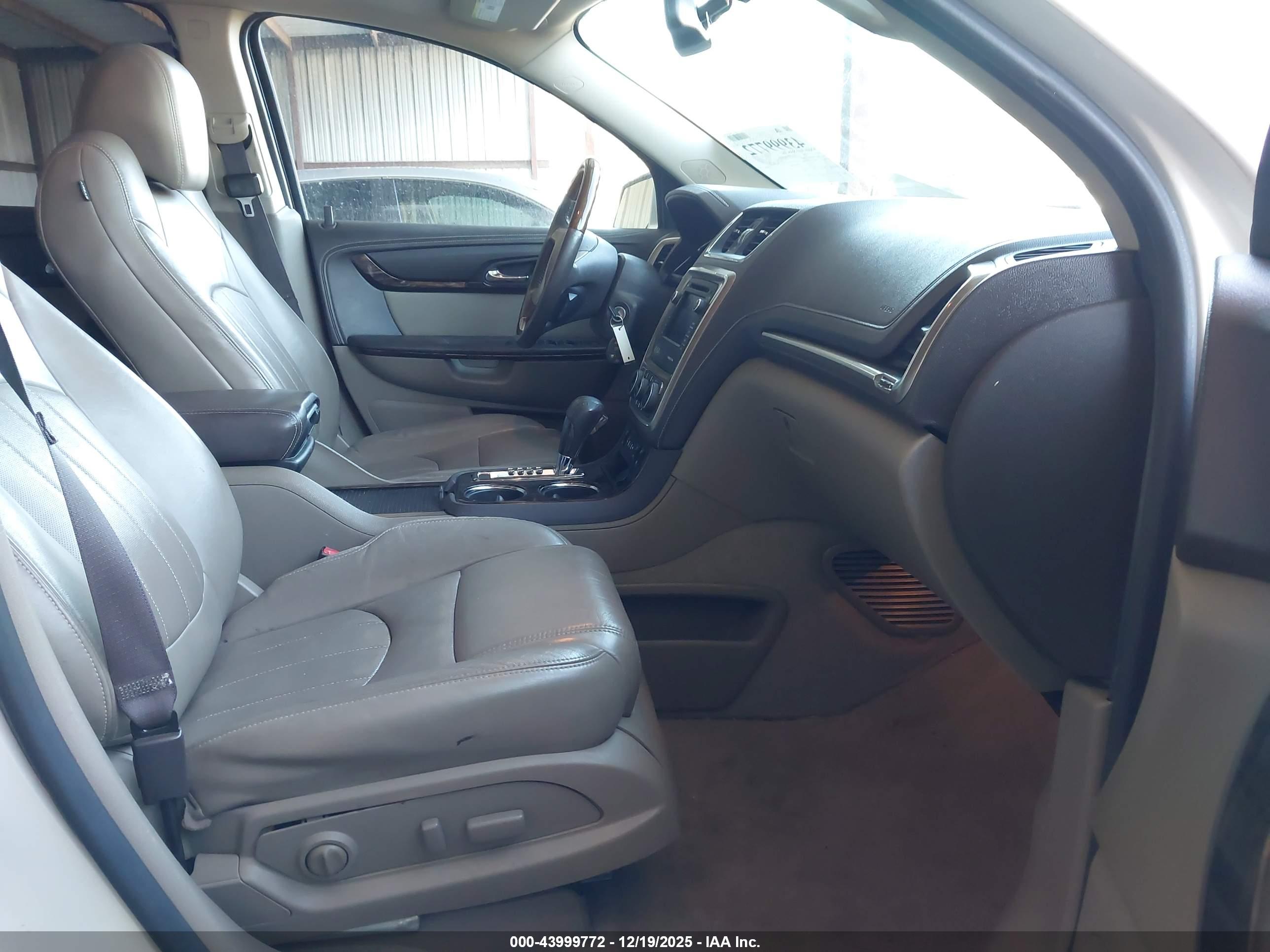 GMC ACADIA image 5