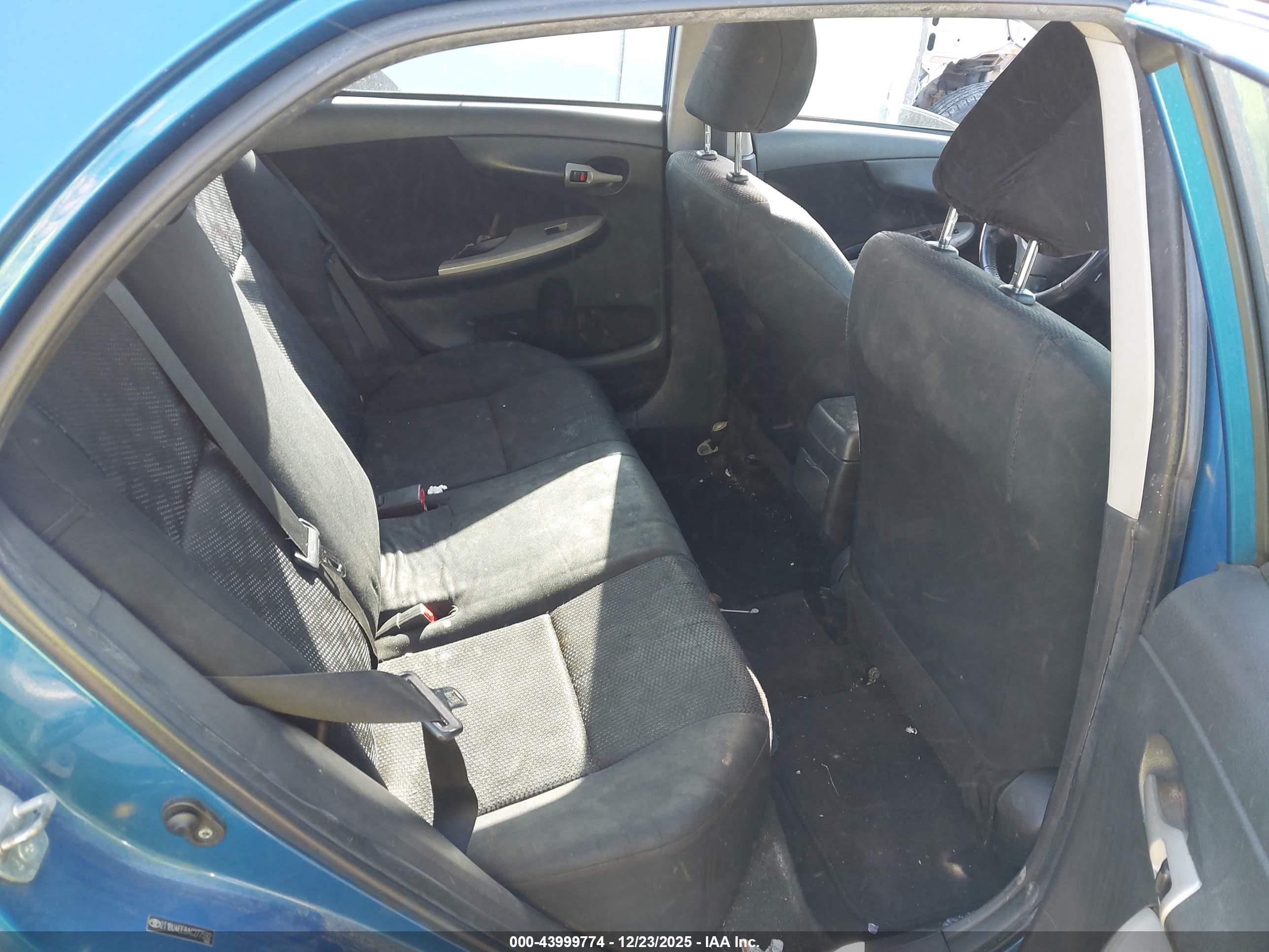 TOYOTA COROLLA image 8