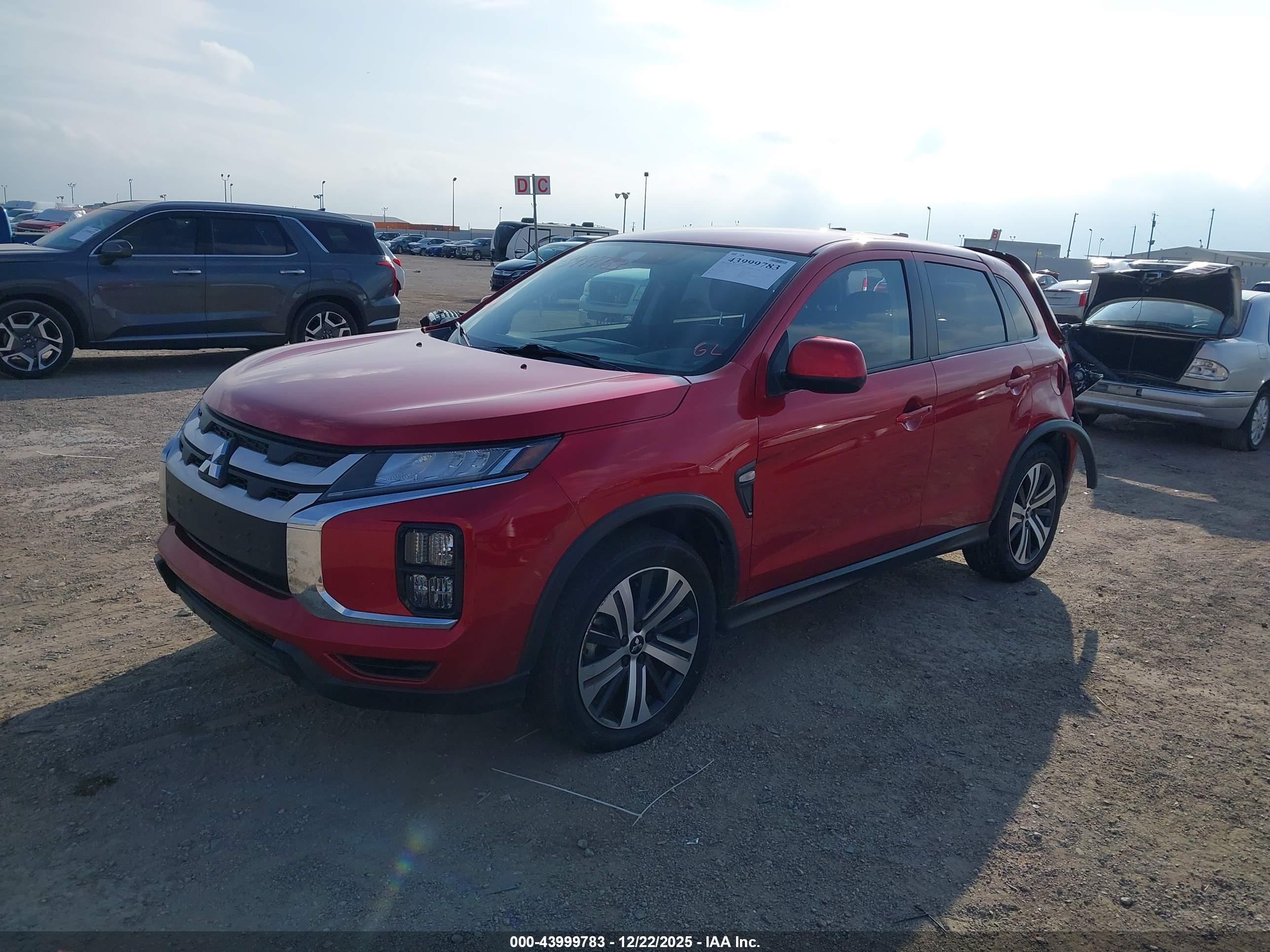 MITSUBISHI OUTLANDER image 2
