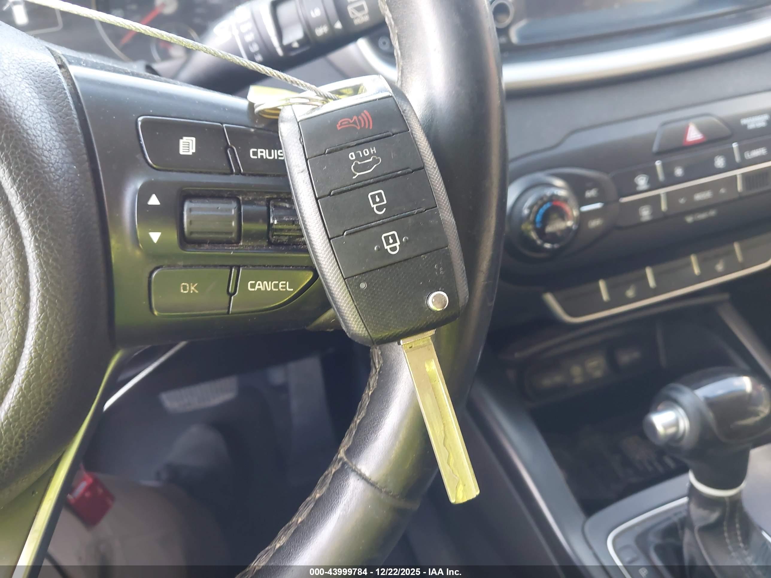 KIA SORENTO image 11