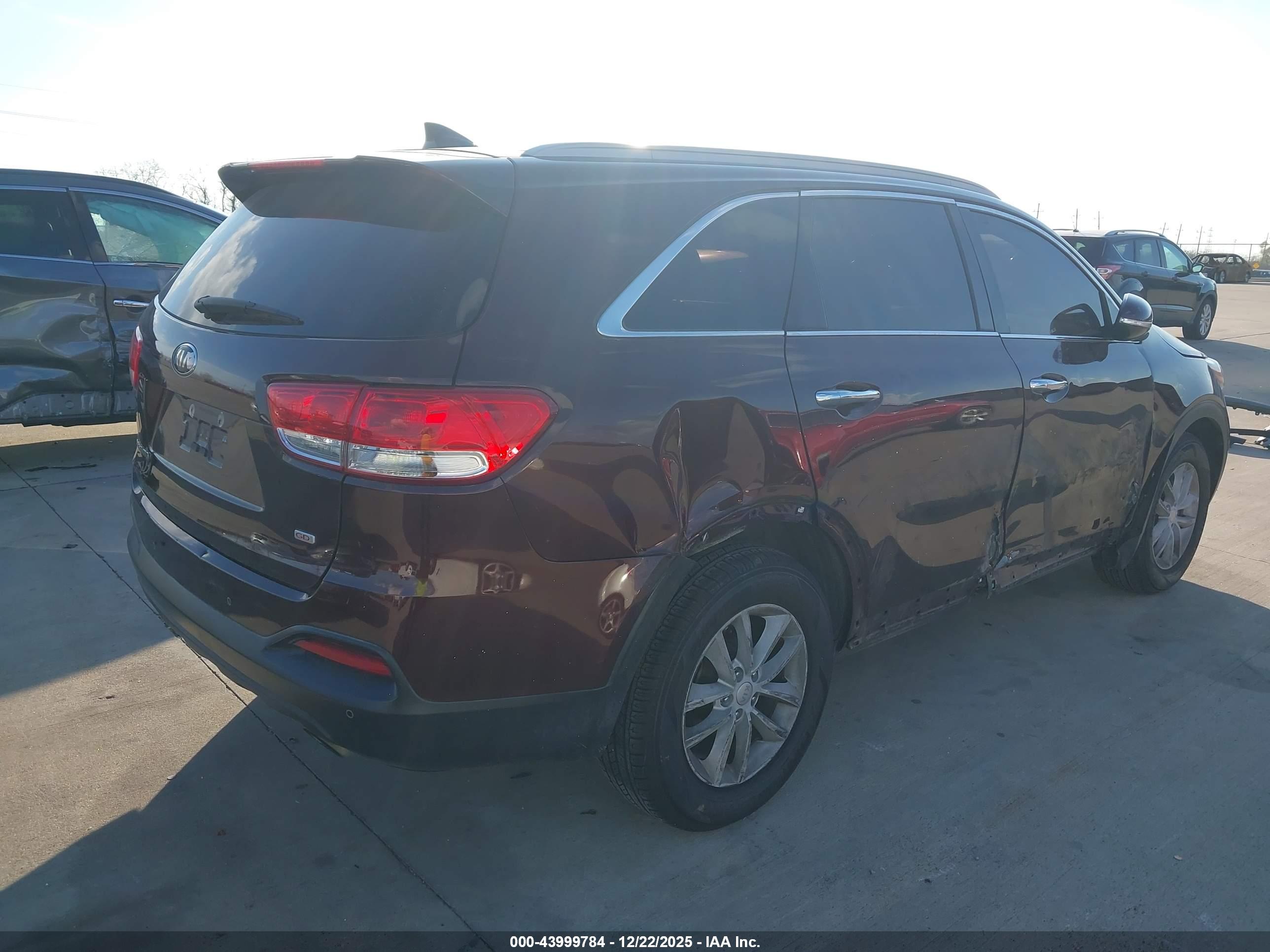 KIA SORENTO image 4