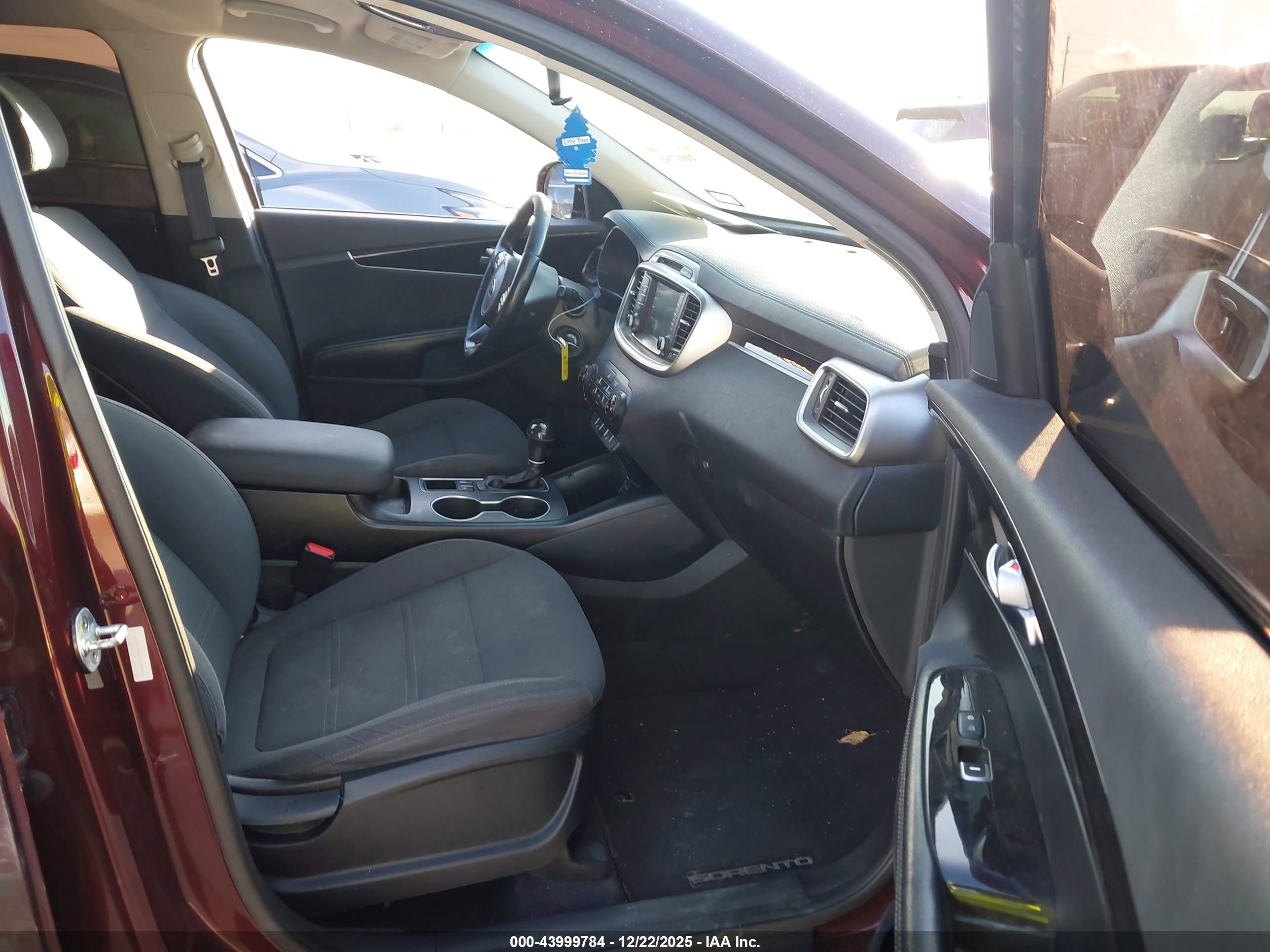 KIA SORENTO image 5