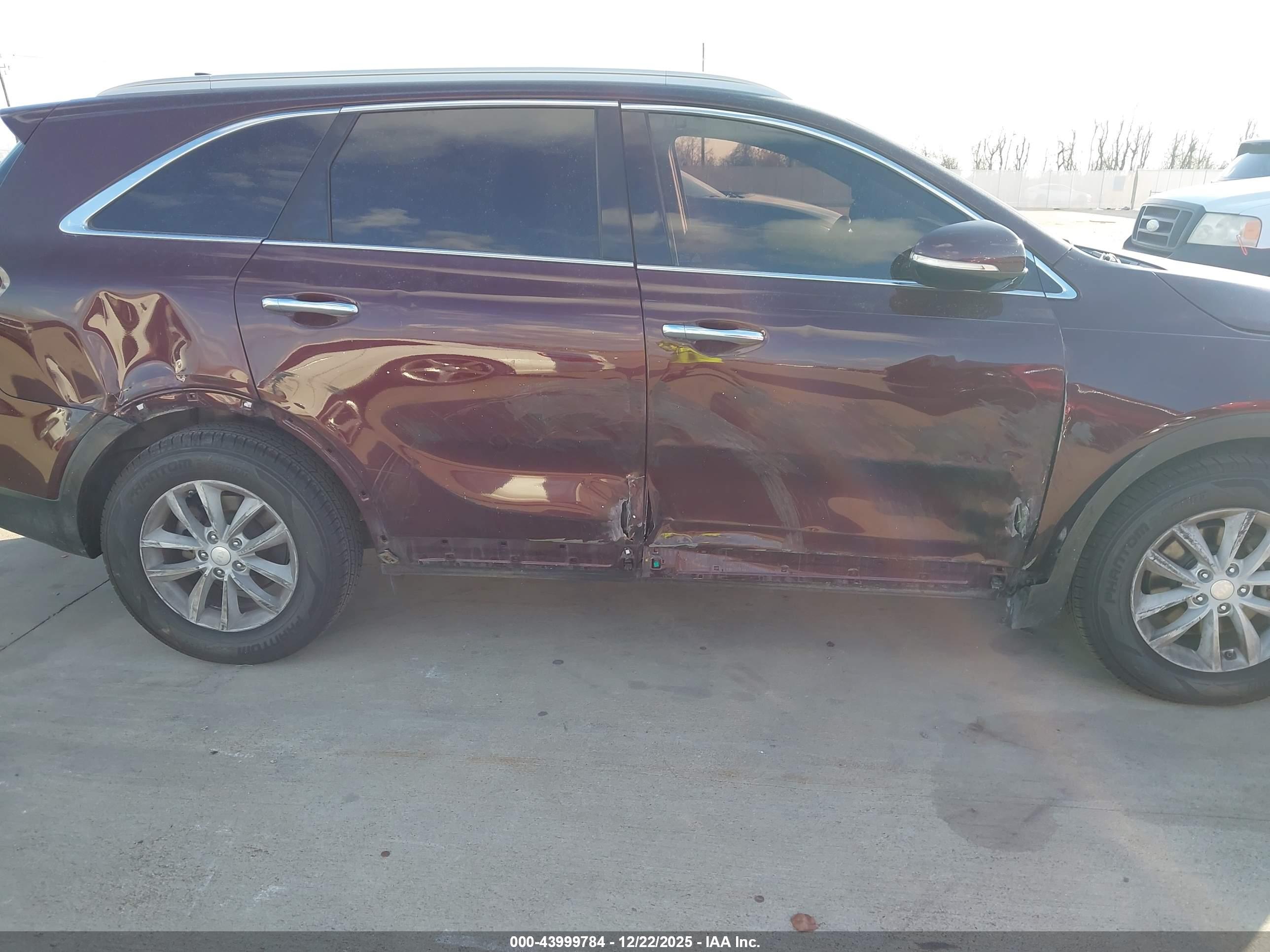 KIA SORENTO image 6