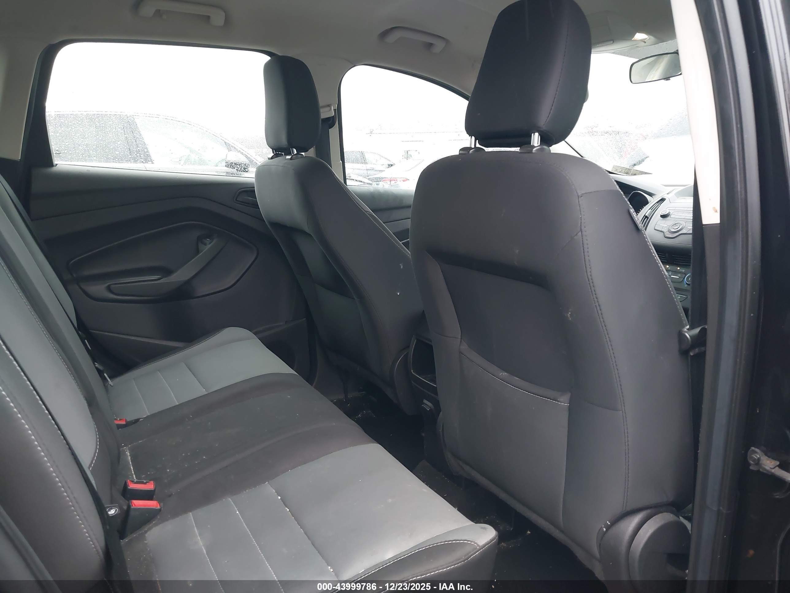 FORD ESCAPE image 8