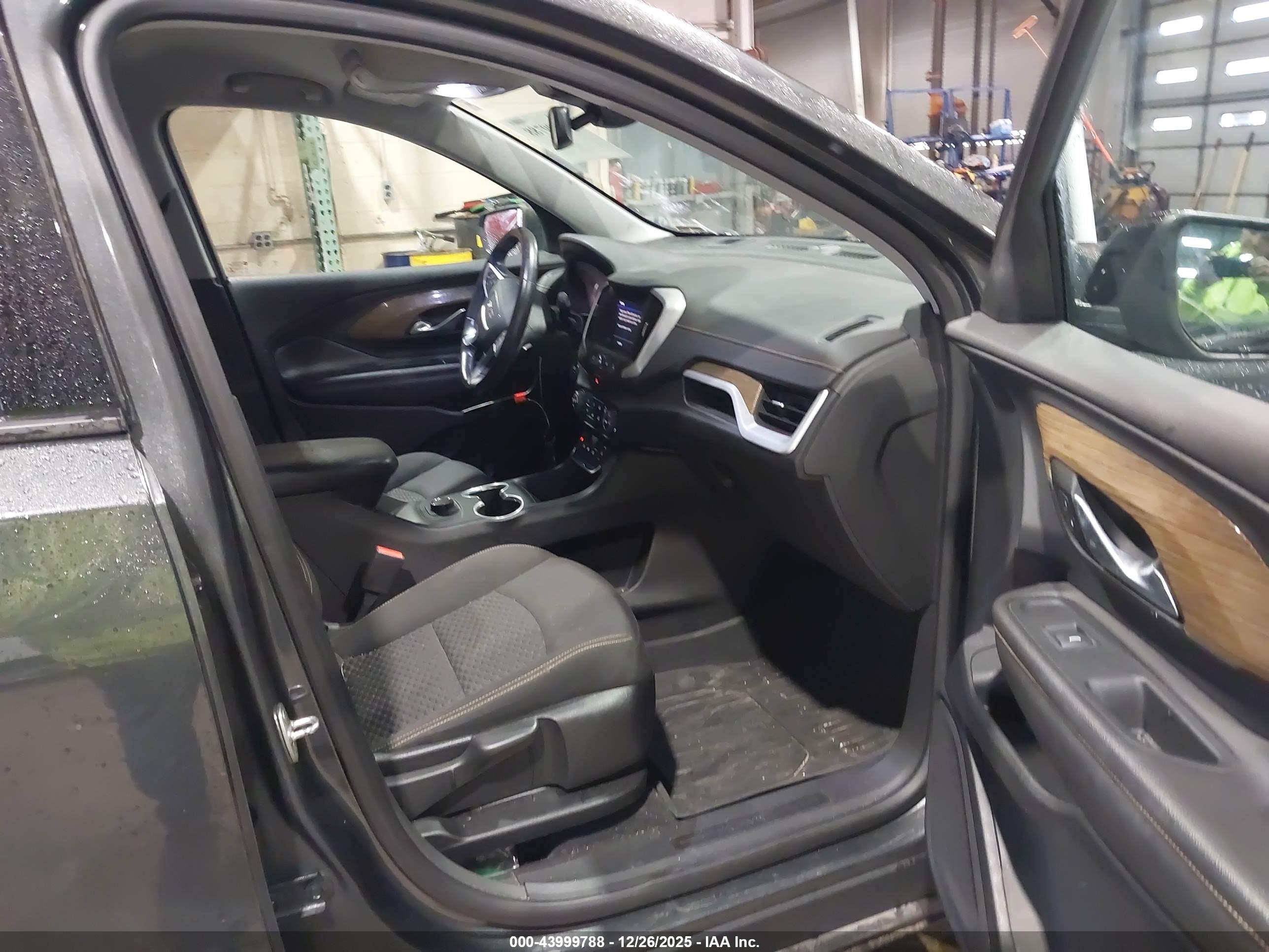 GMC TERRAIN image 5