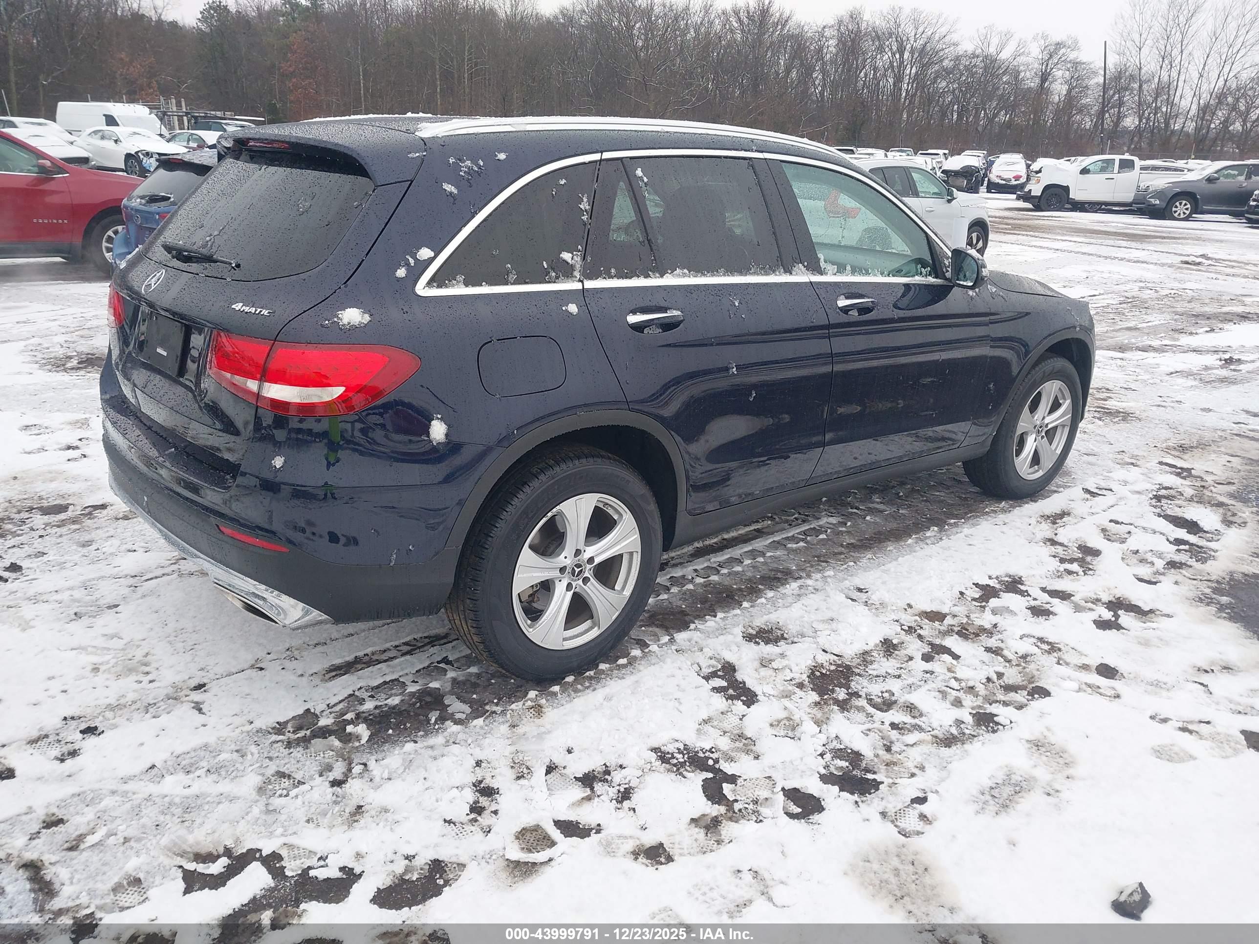 MERCEDES-BENZ GLC image 4