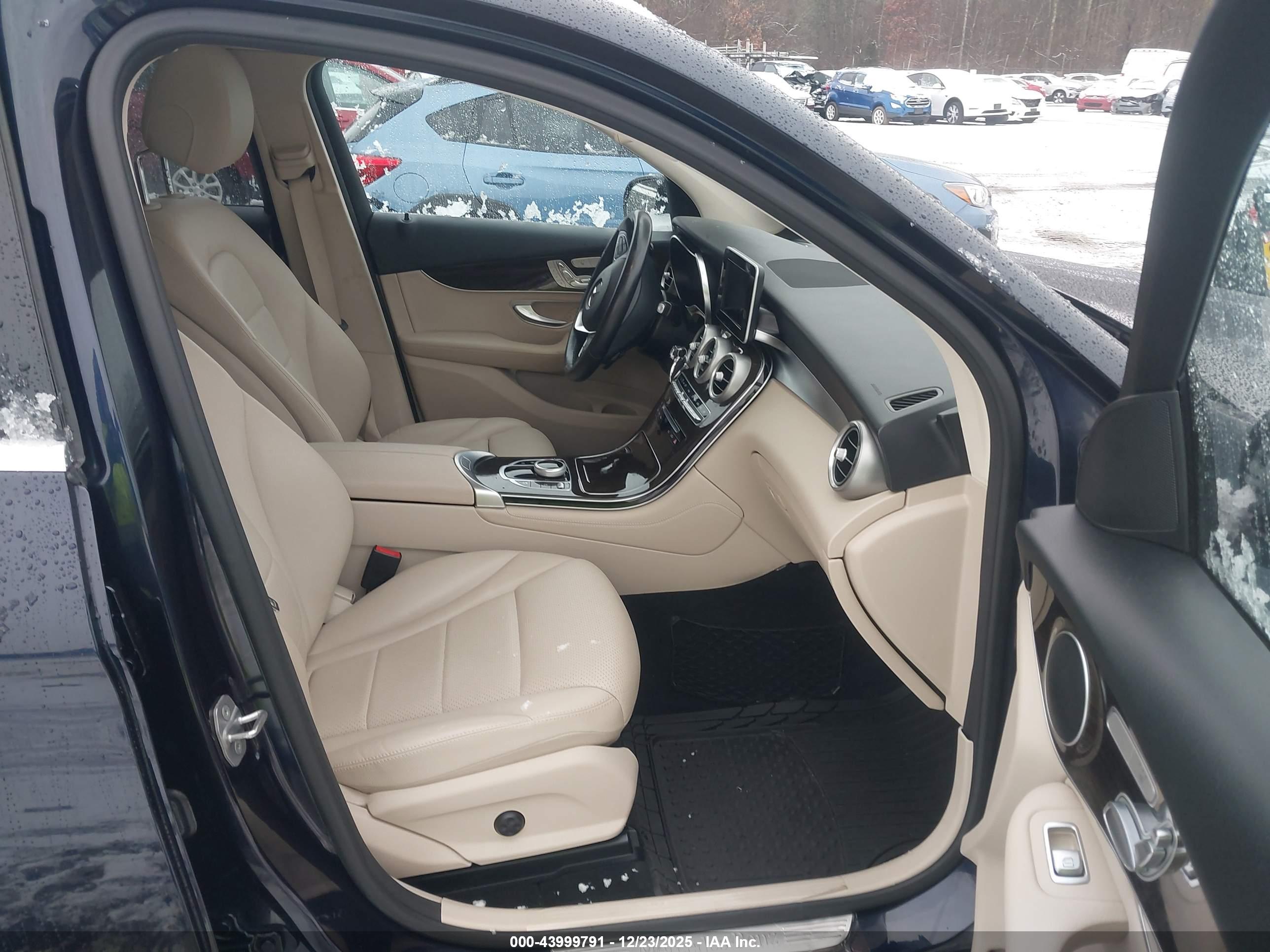 MERCEDES-BENZ GLC image 5