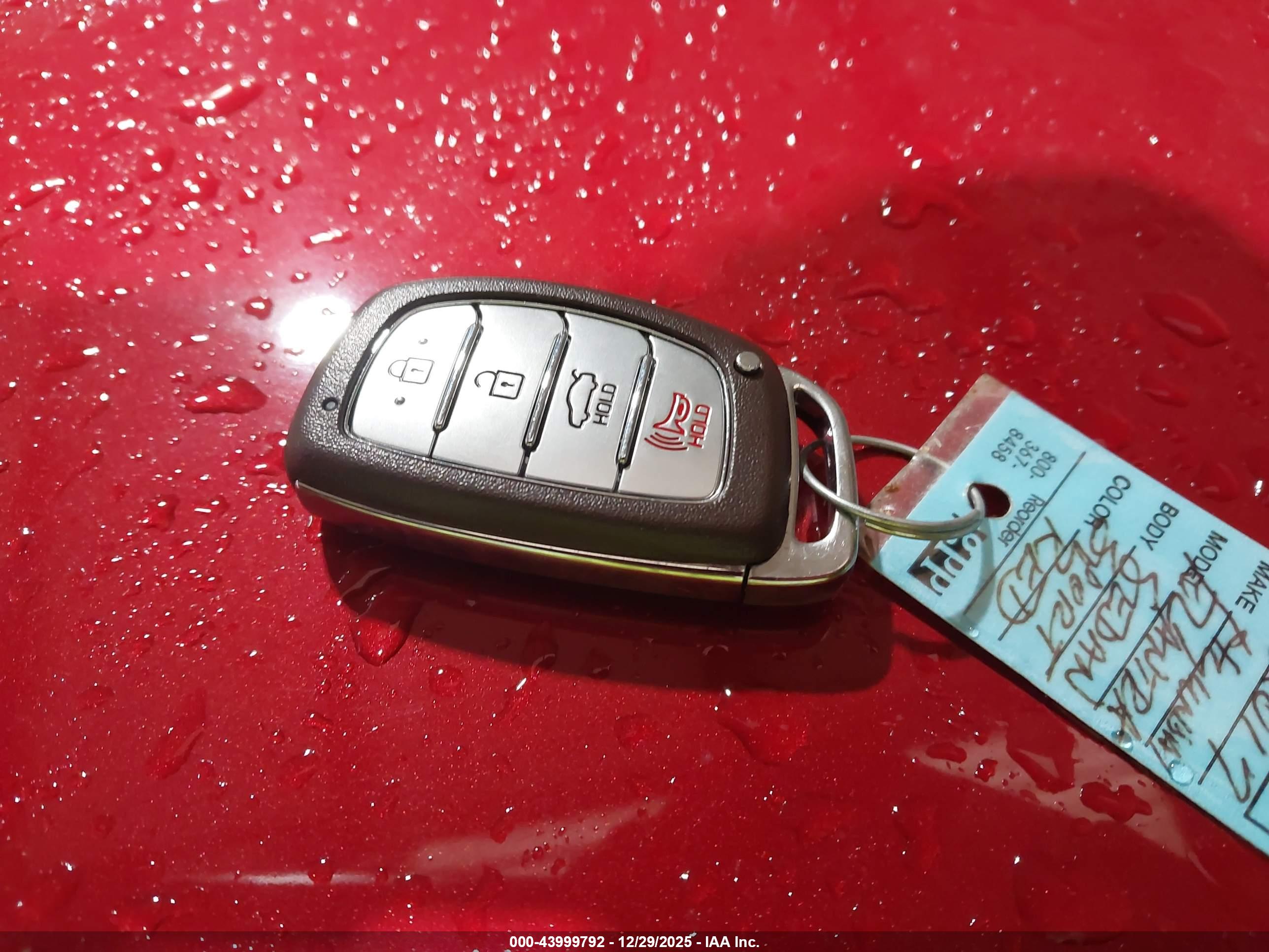 HYUNDAI ELANTRA image 11