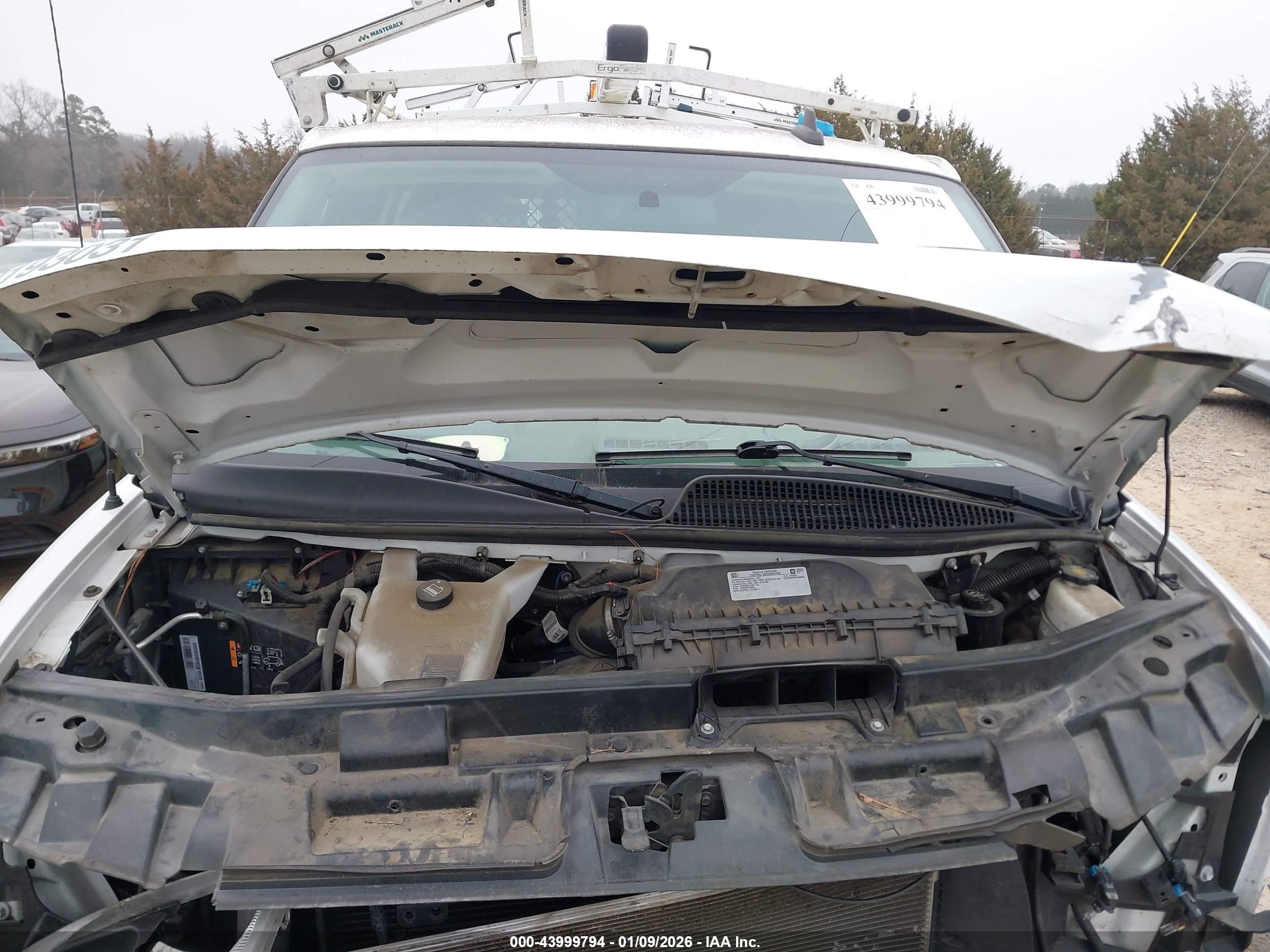 CHEVROLET EXPRESS image 10
