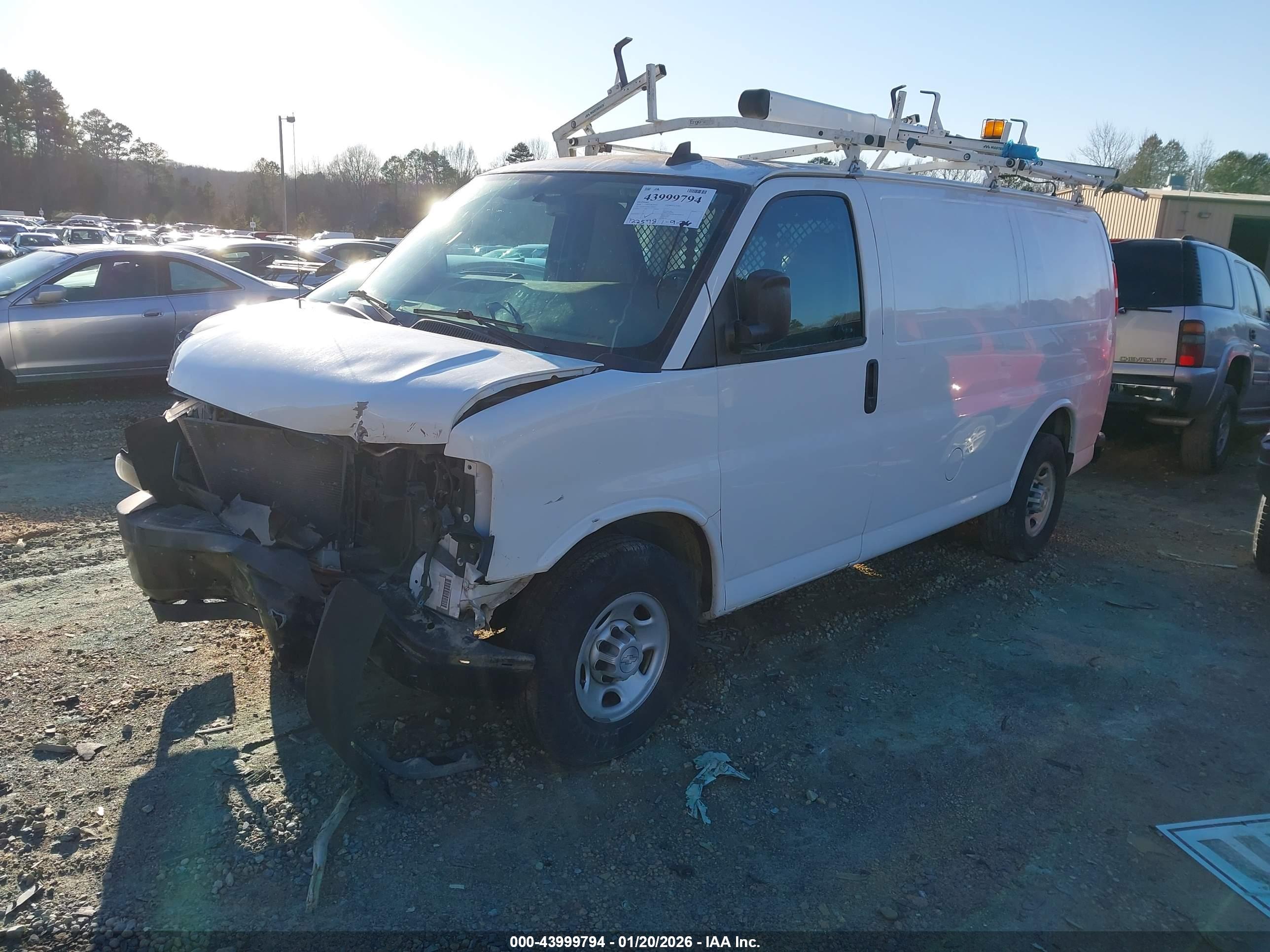 CHEVROLET EXPRESS image 2