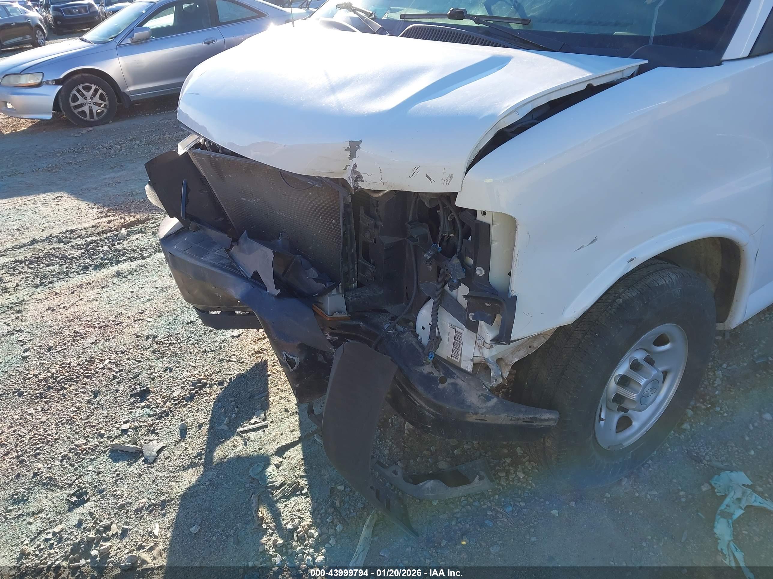 CHEVROLET EXPRESS image 6