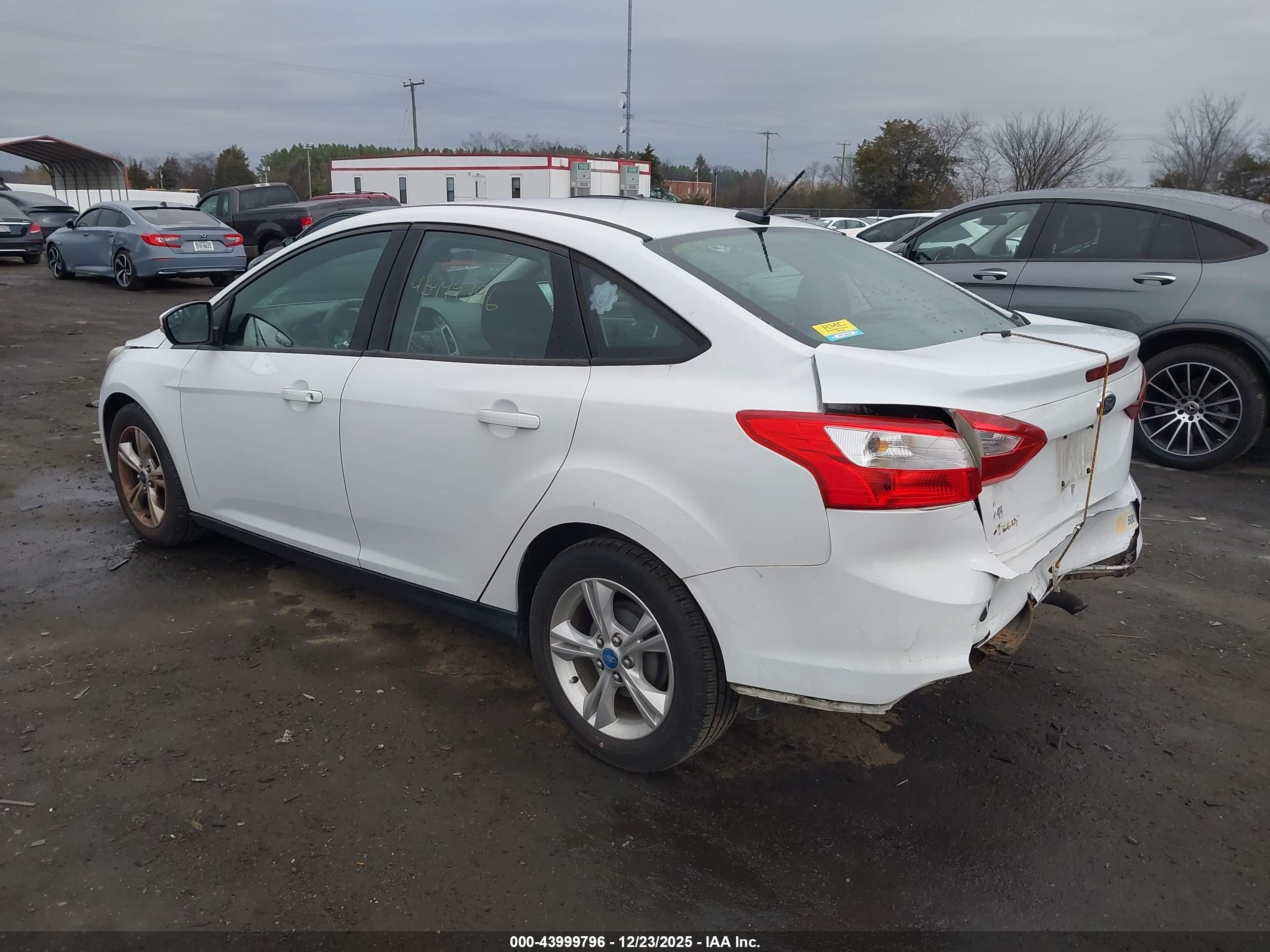 FORD FOCUS image 3