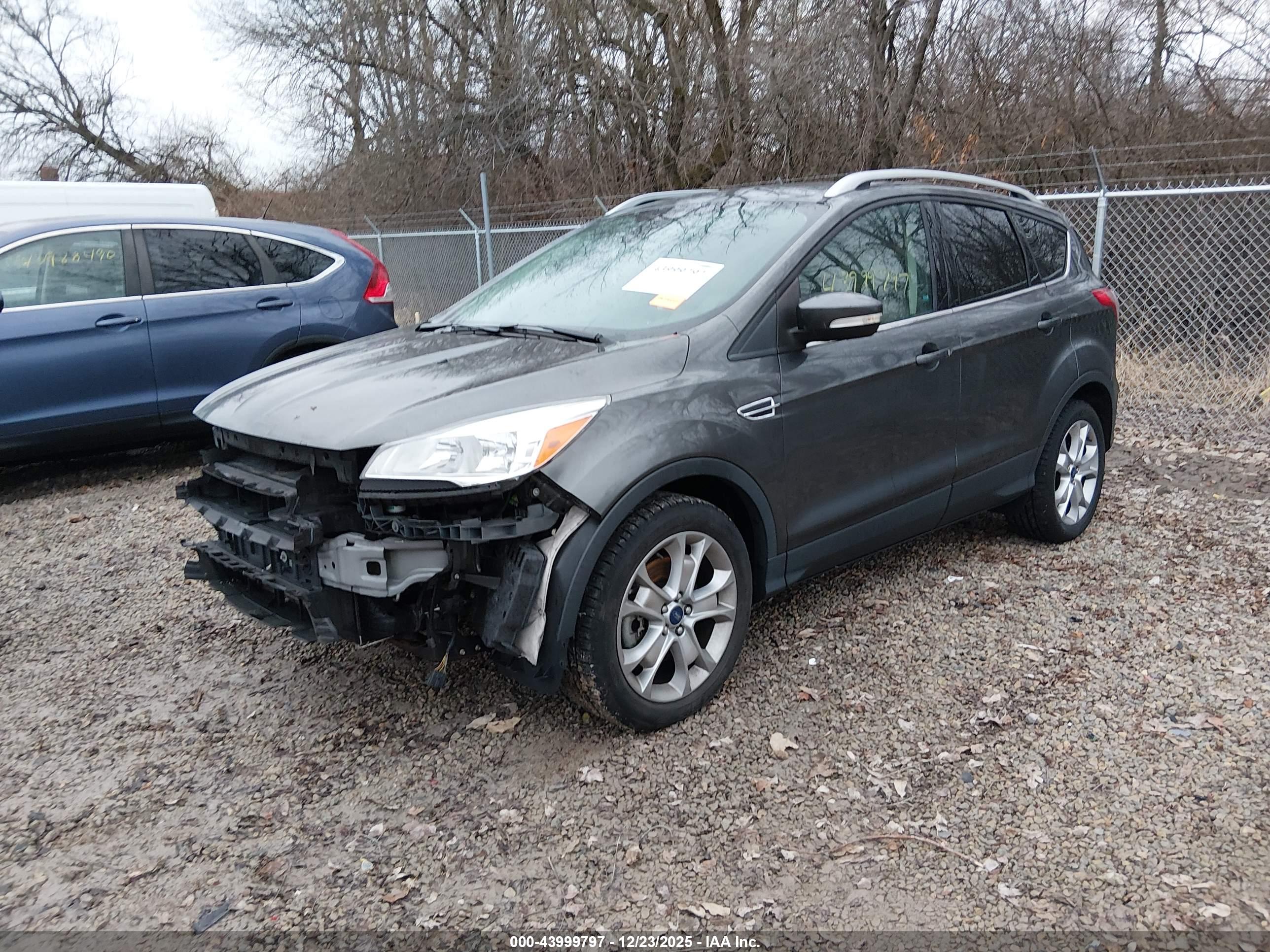 FORD ESCAPE image 2