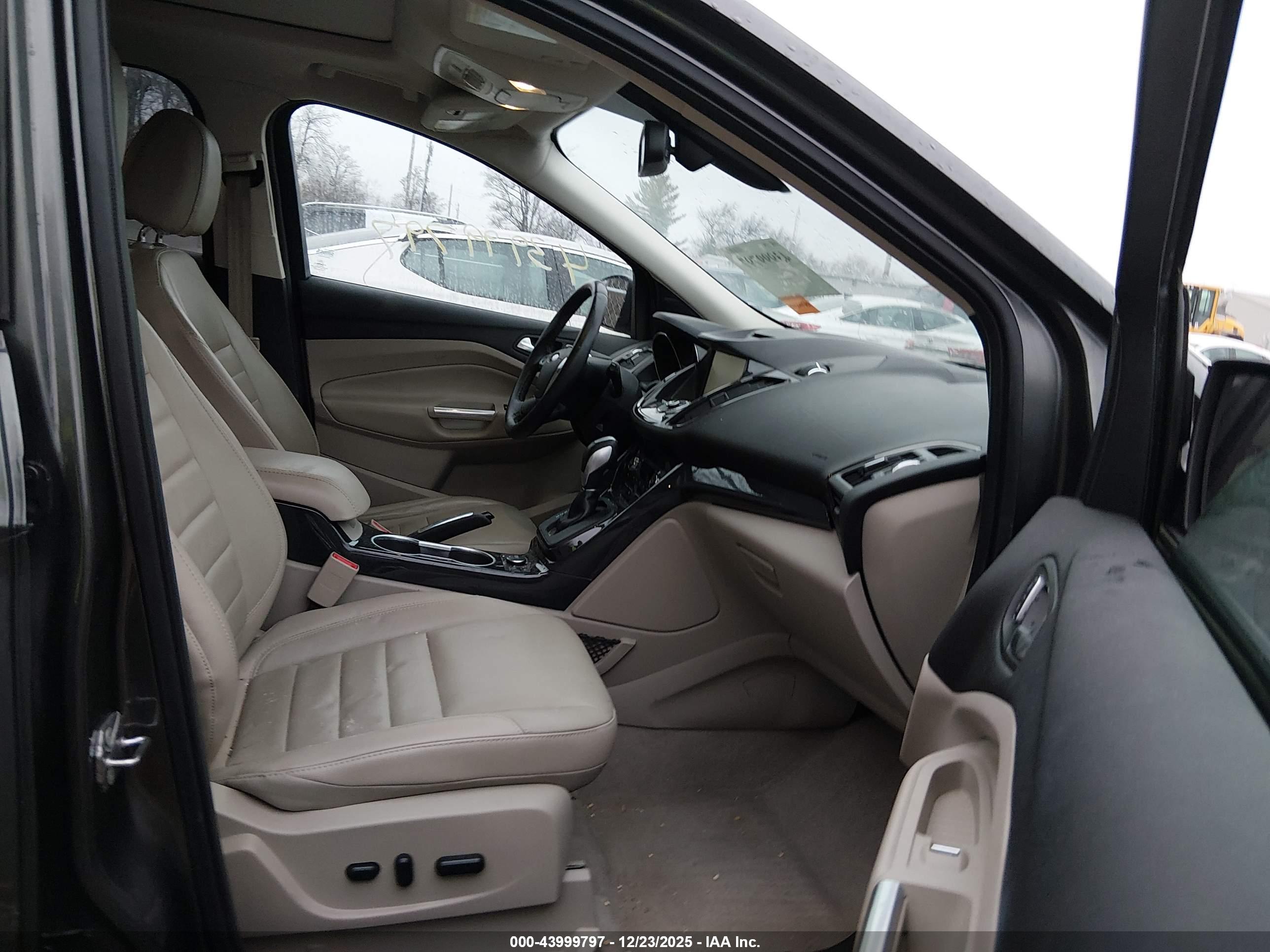 FORD ESCAPE image 5