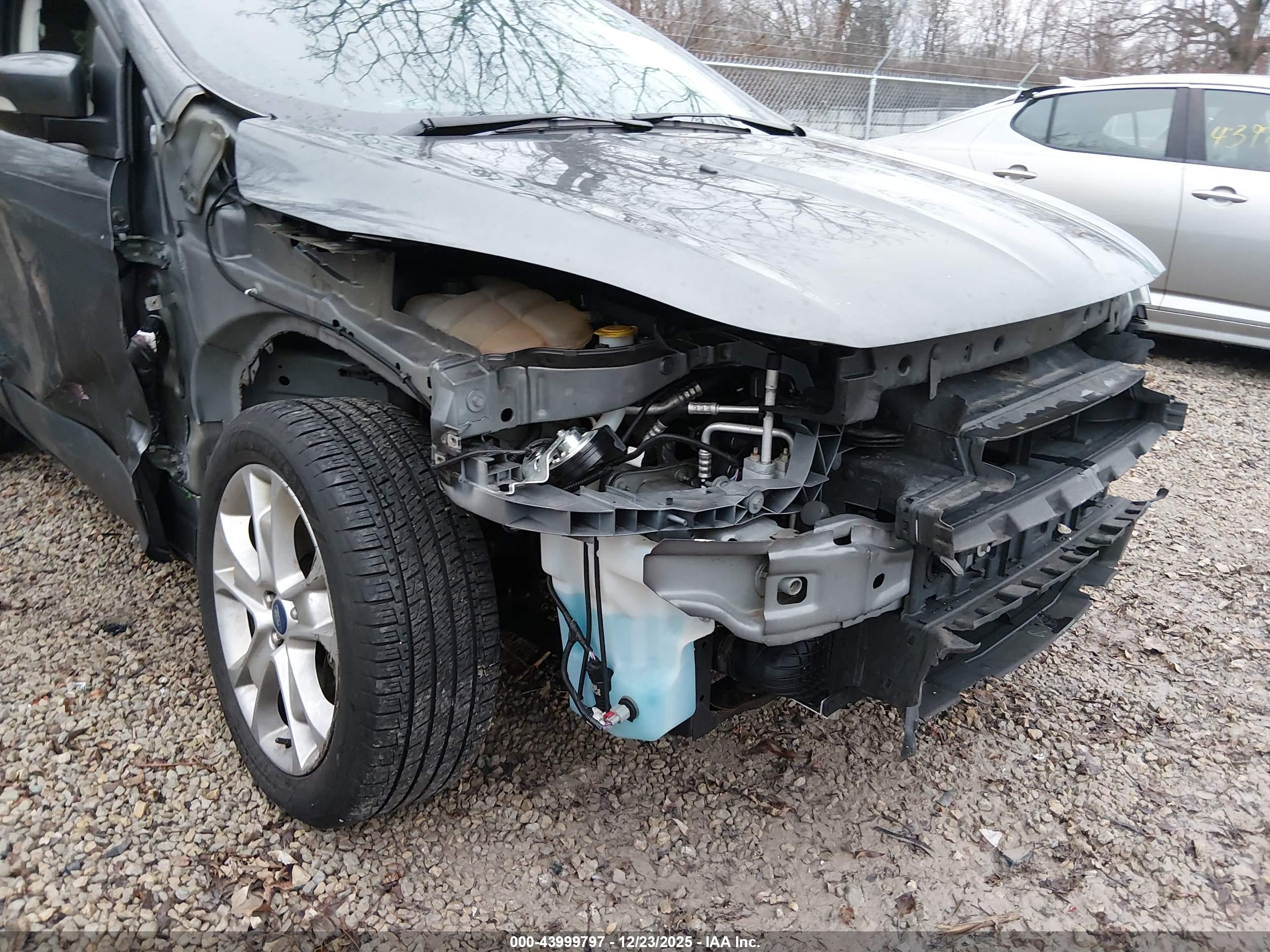FORD ESCAPE image 6