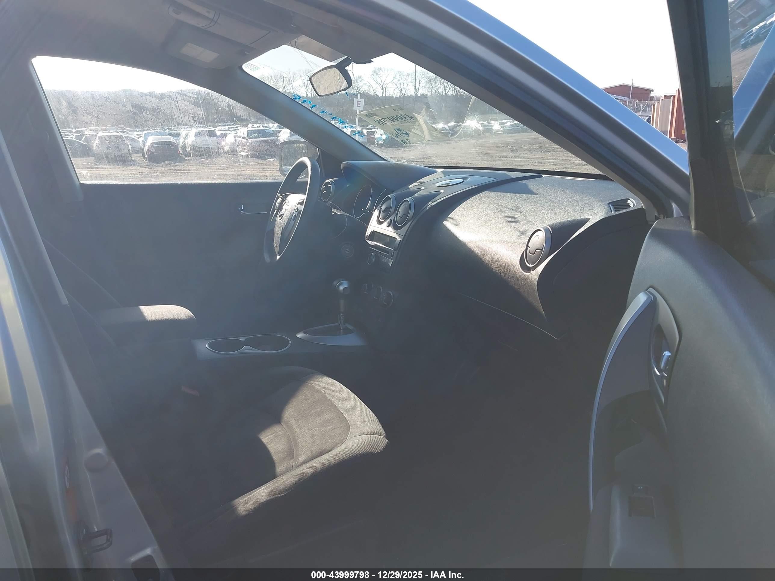 NISSAN ROGUE image 5