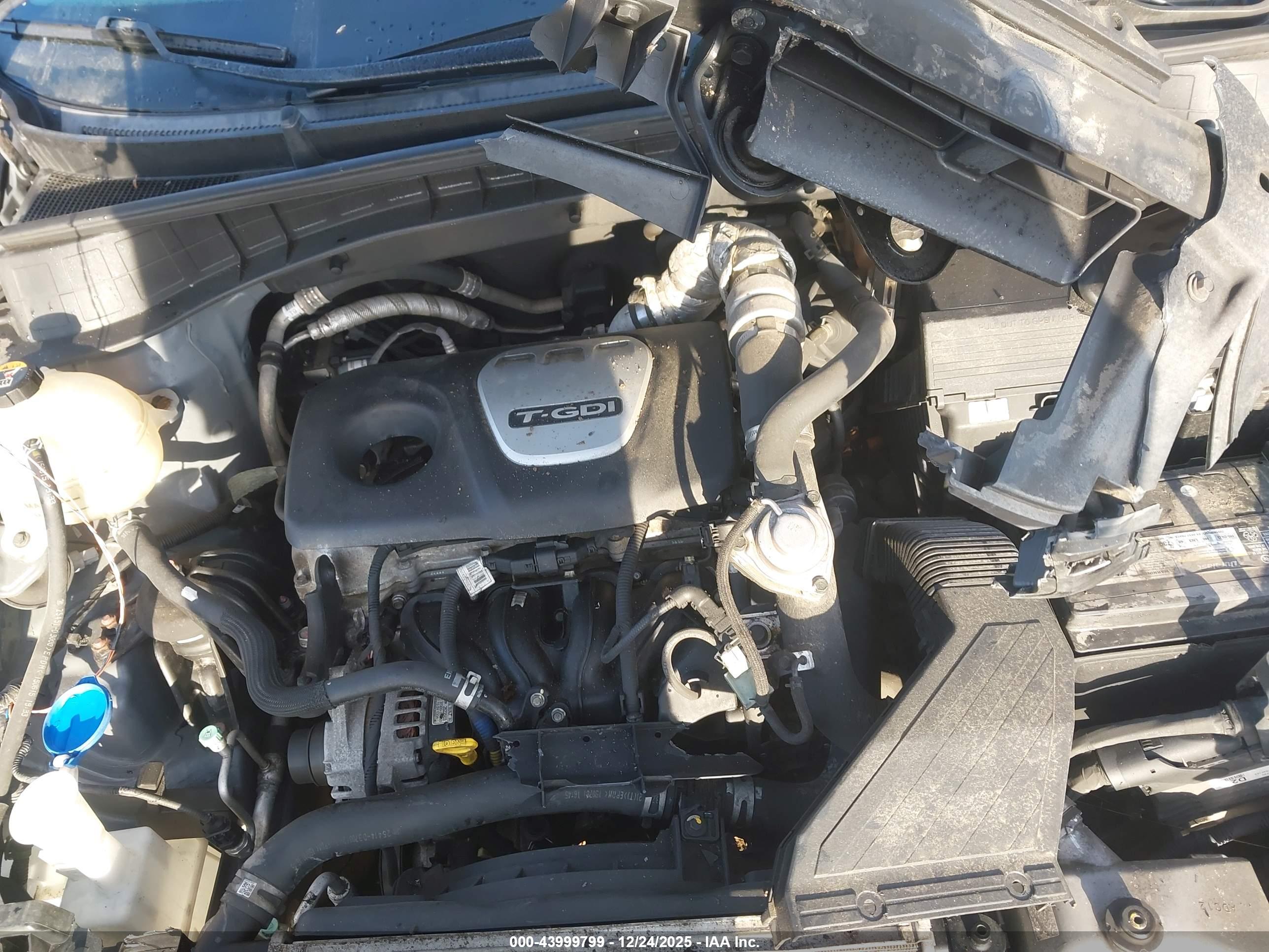 HYUNDAI TUCSON image 10