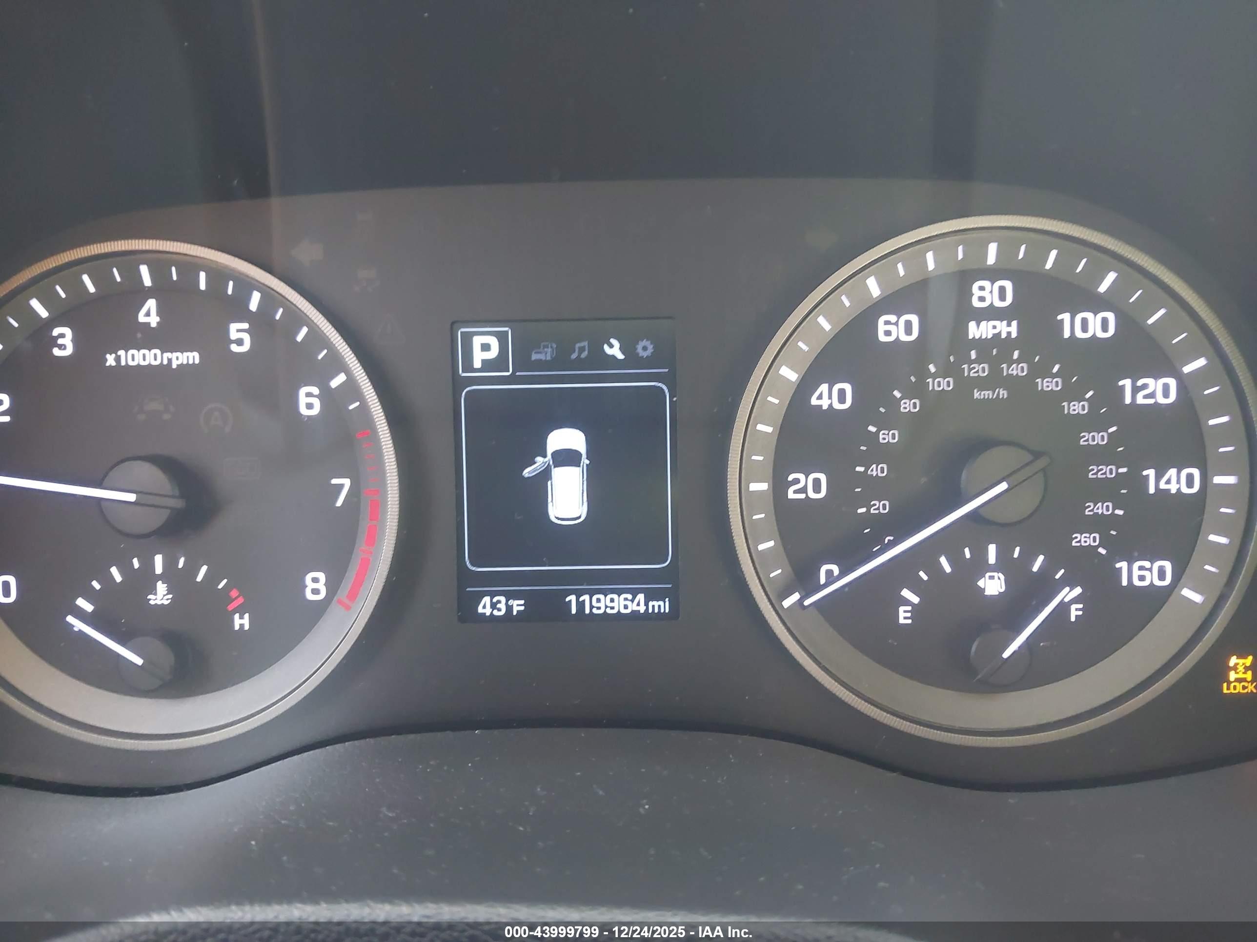 HYUNDAI TUCSON image 7