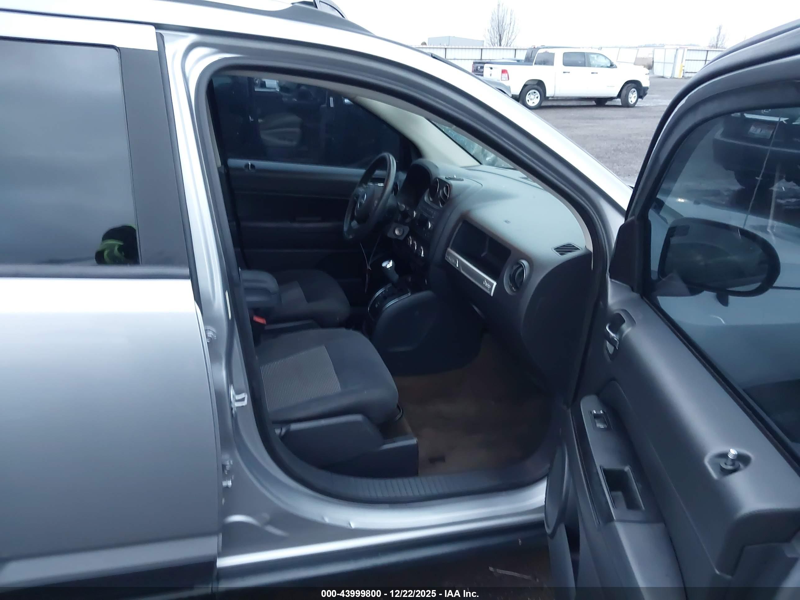 JEEP COMPASS image 5