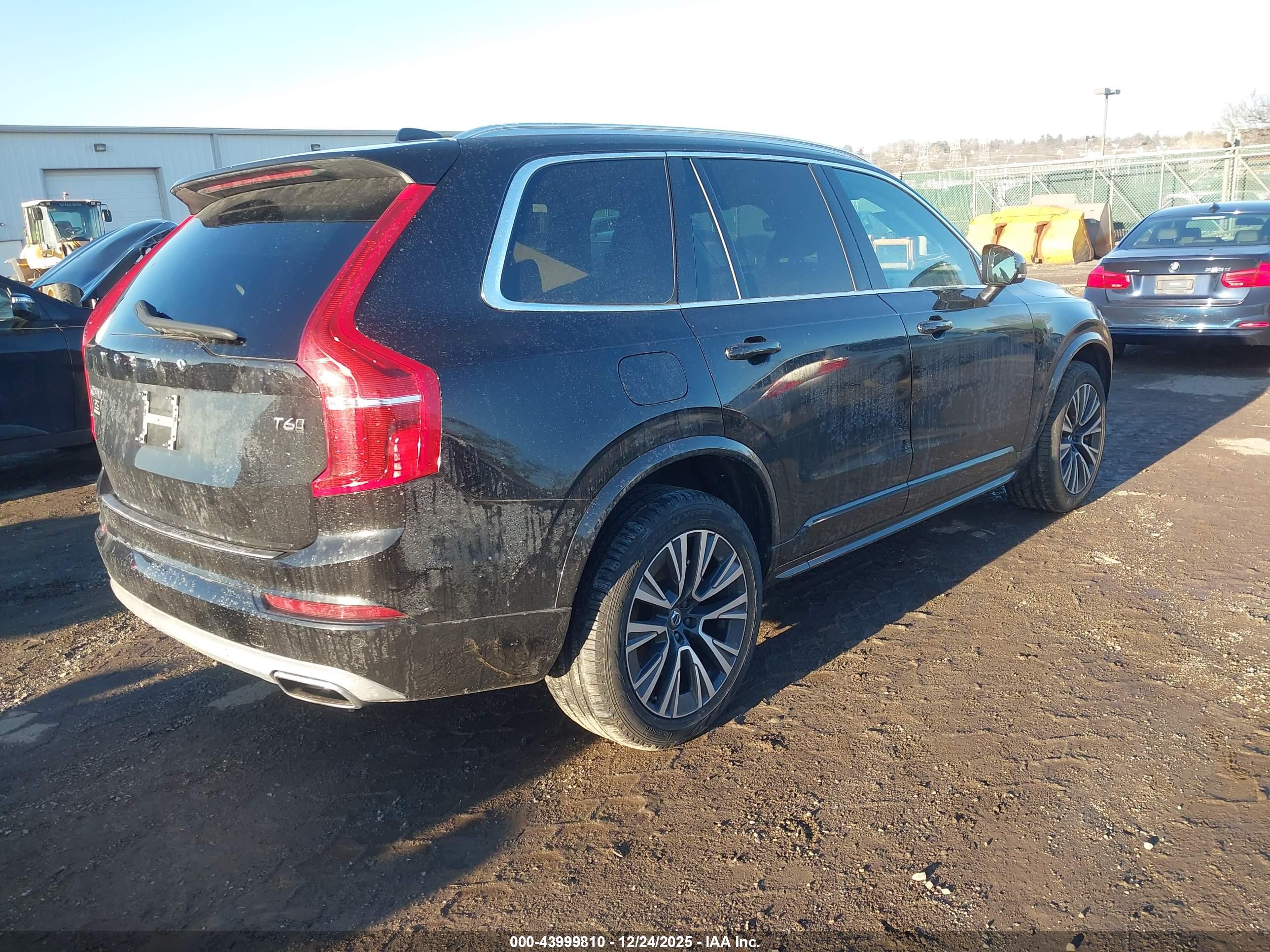 VOLVO XC90 image 4