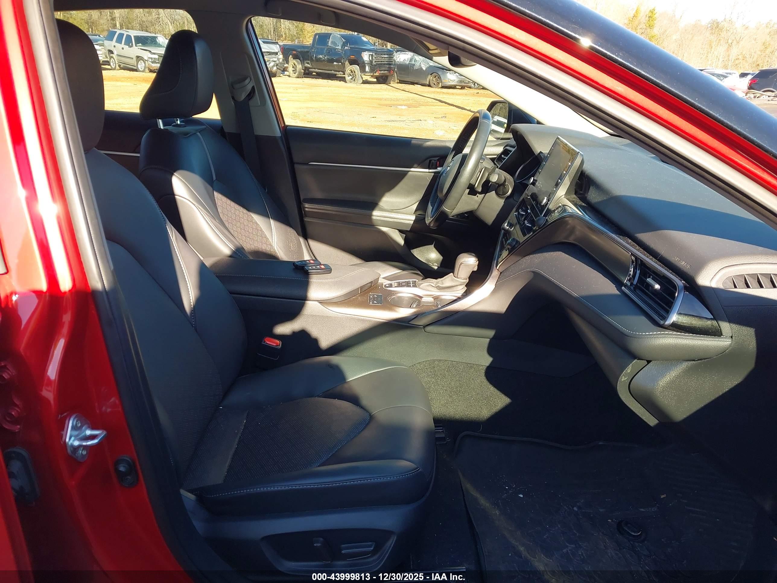 TOYOTA CAMRY image 5