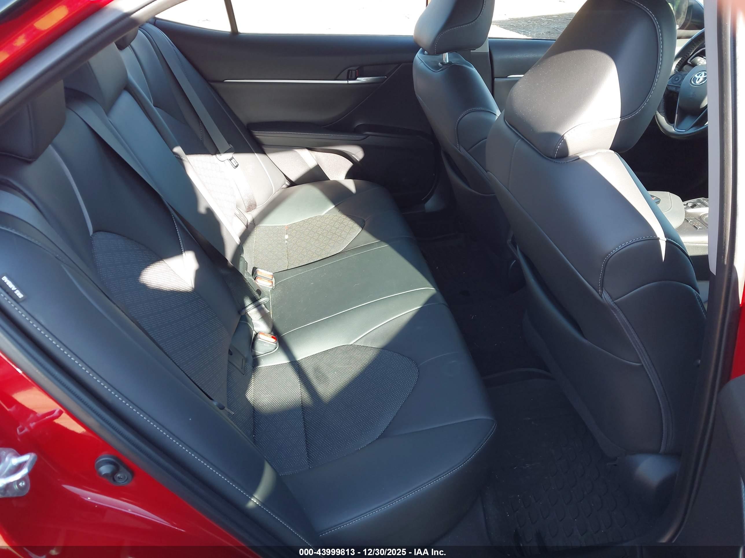 TOYOTA CAMRY image 8