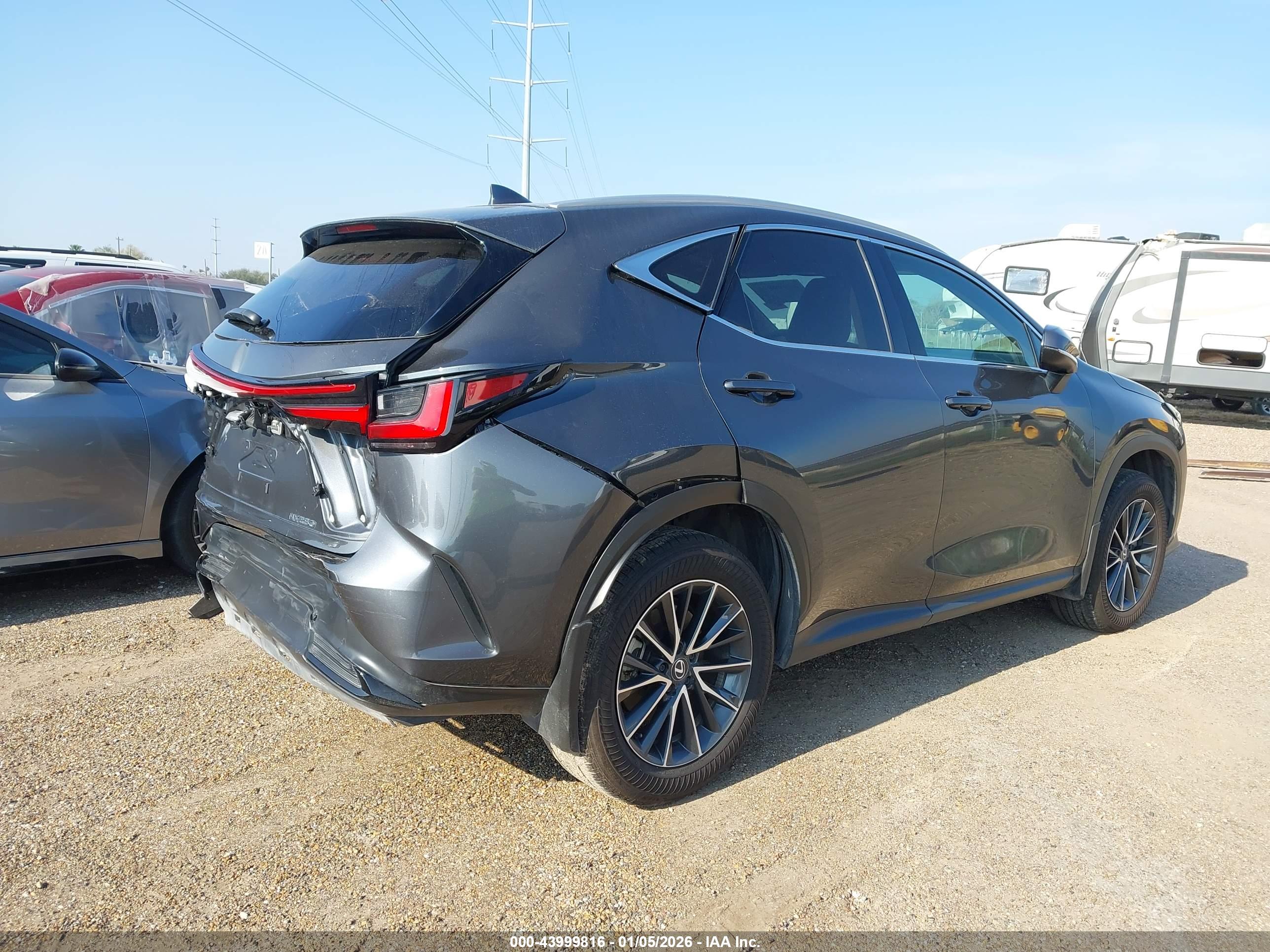 LEXUS NX image 4