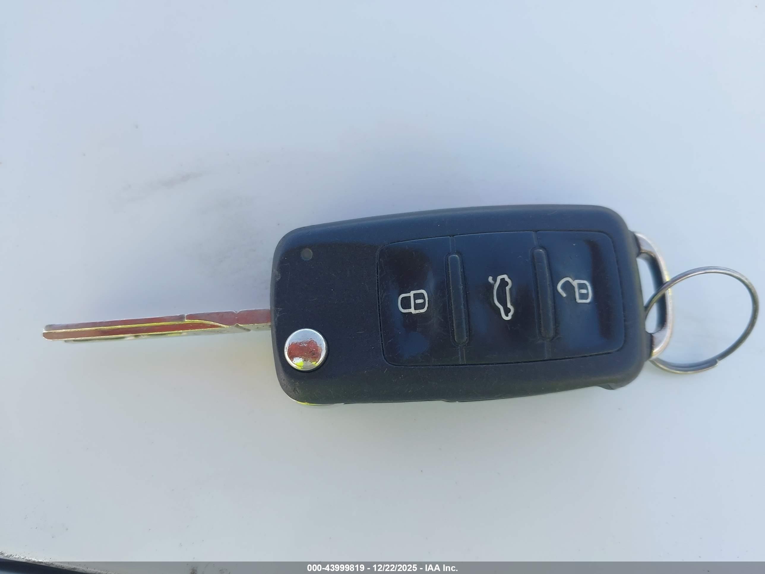 VOLKSWAGEN PASSAT image 11