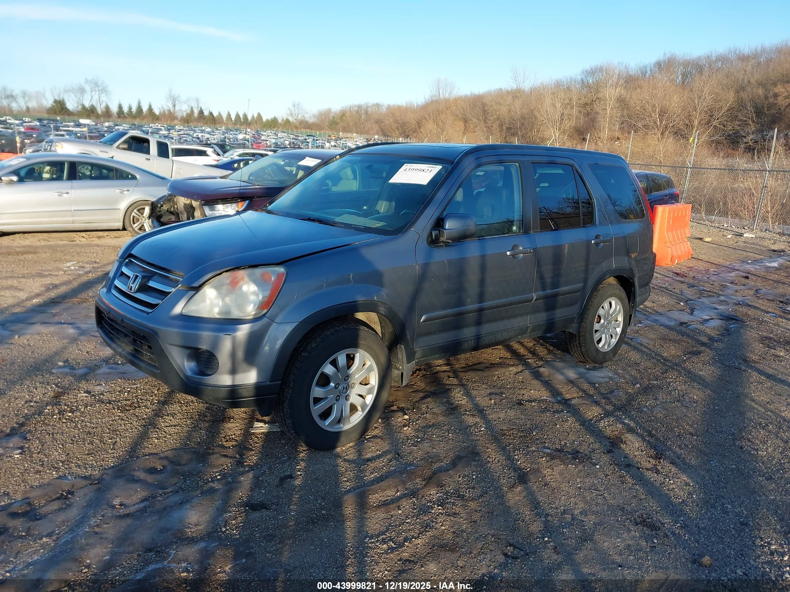 HONDA CR-V image 2