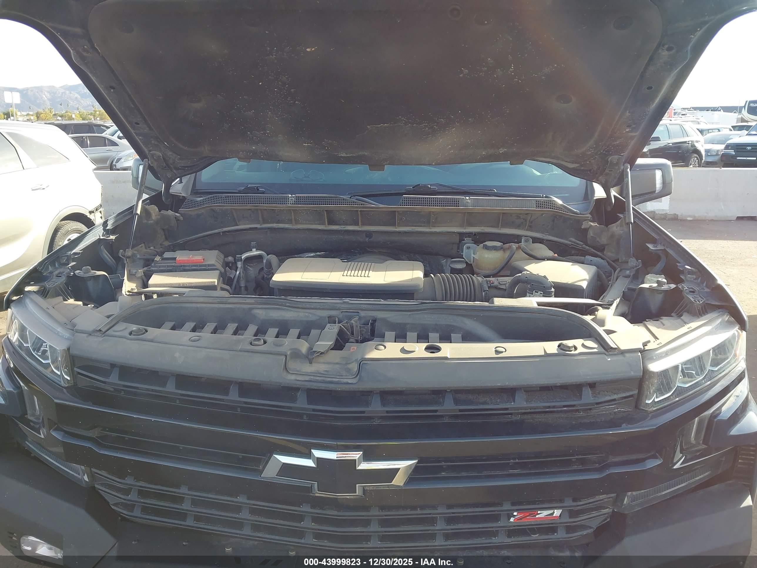 CHEVROLET SILVERADO image 10