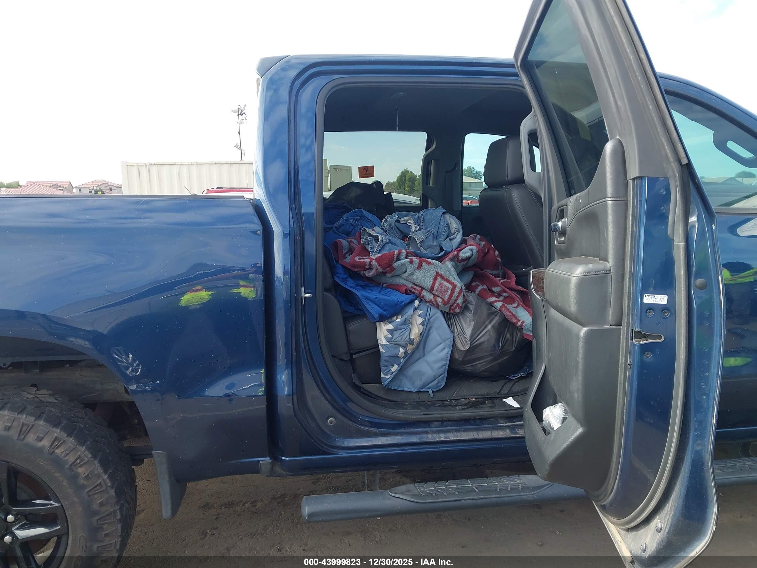 CHEVROLET SILVERADO image 8