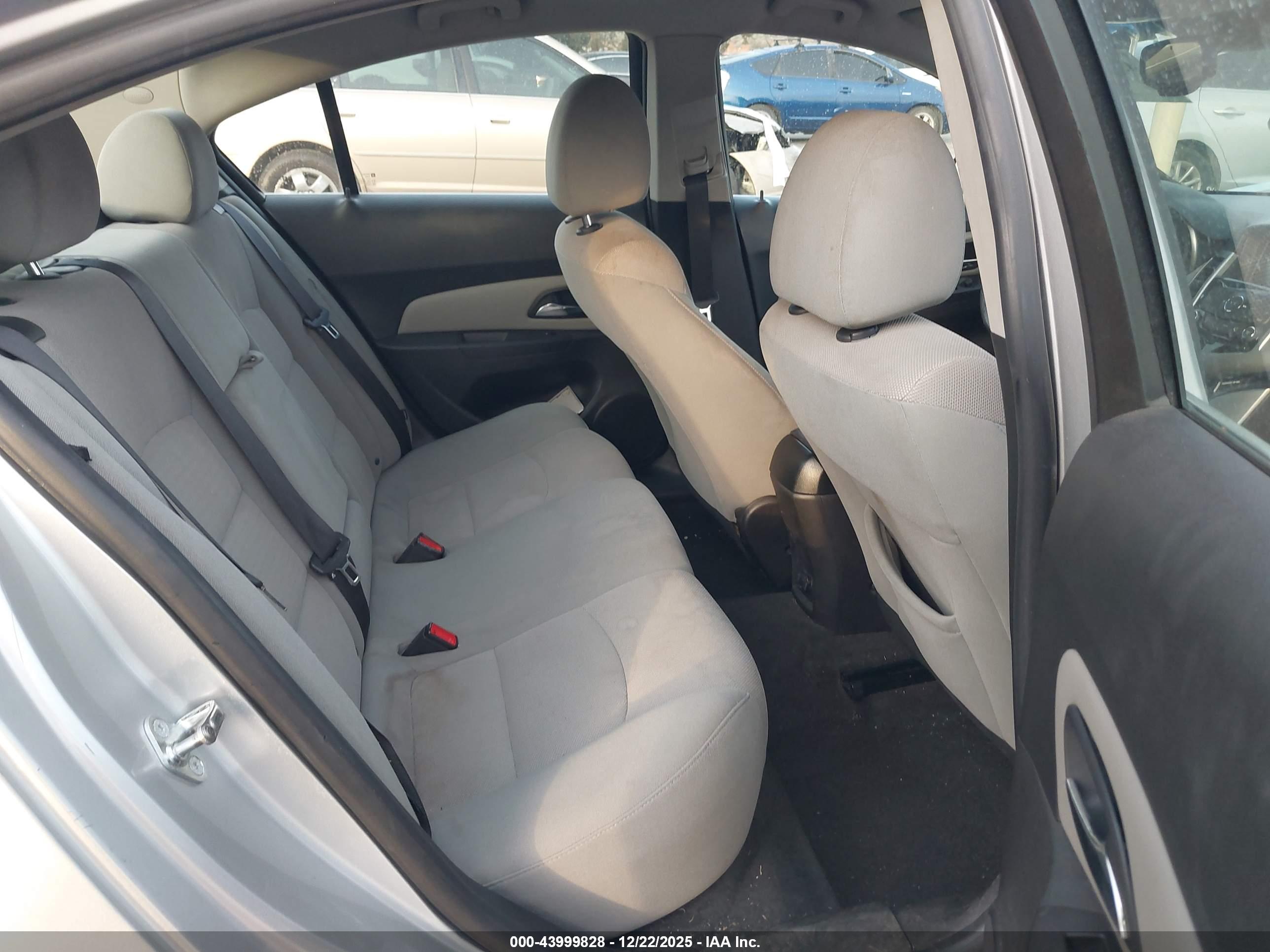 CHEVROLET CRUZE image 8