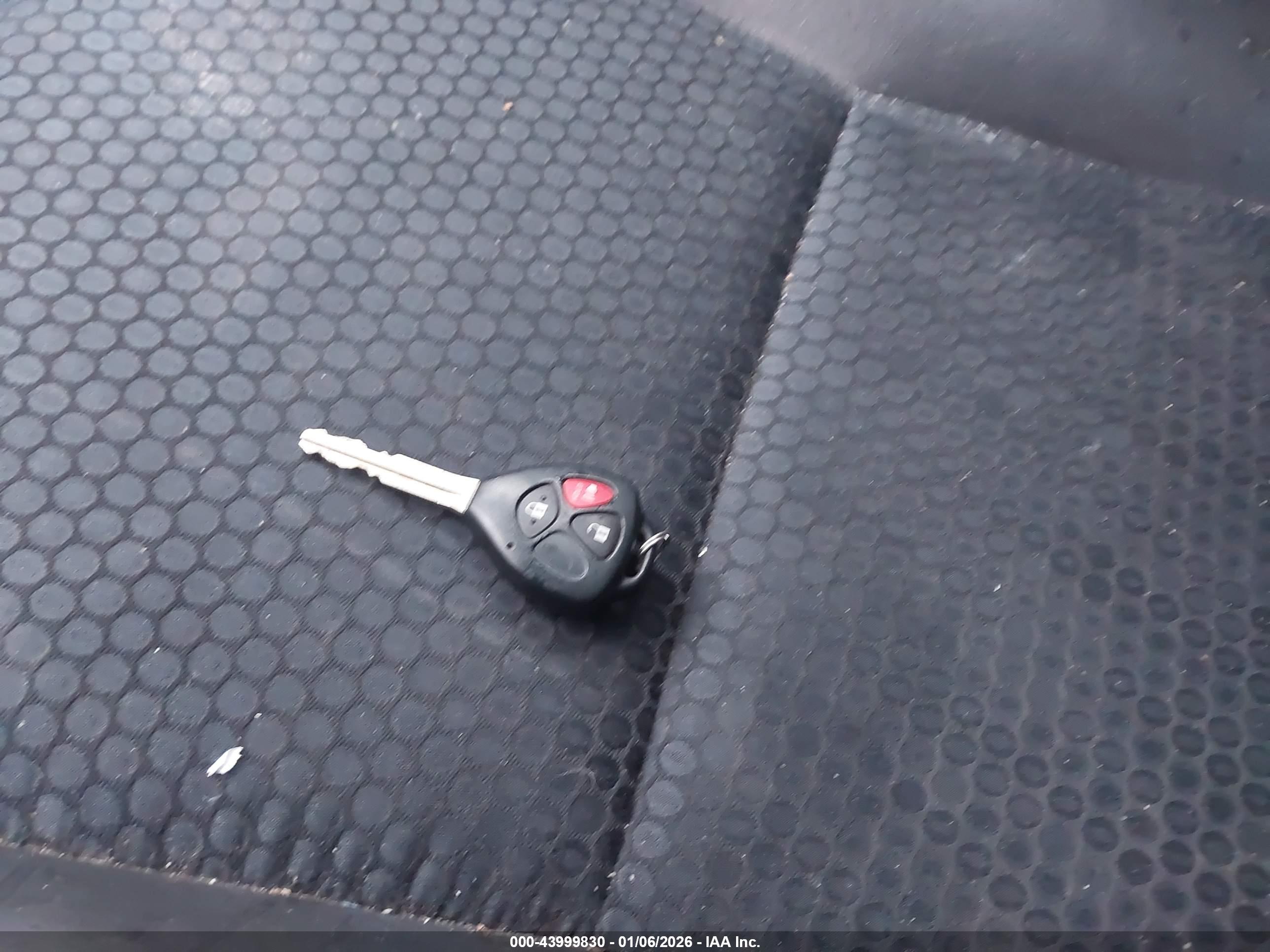 PONTIAC VIBE image 11