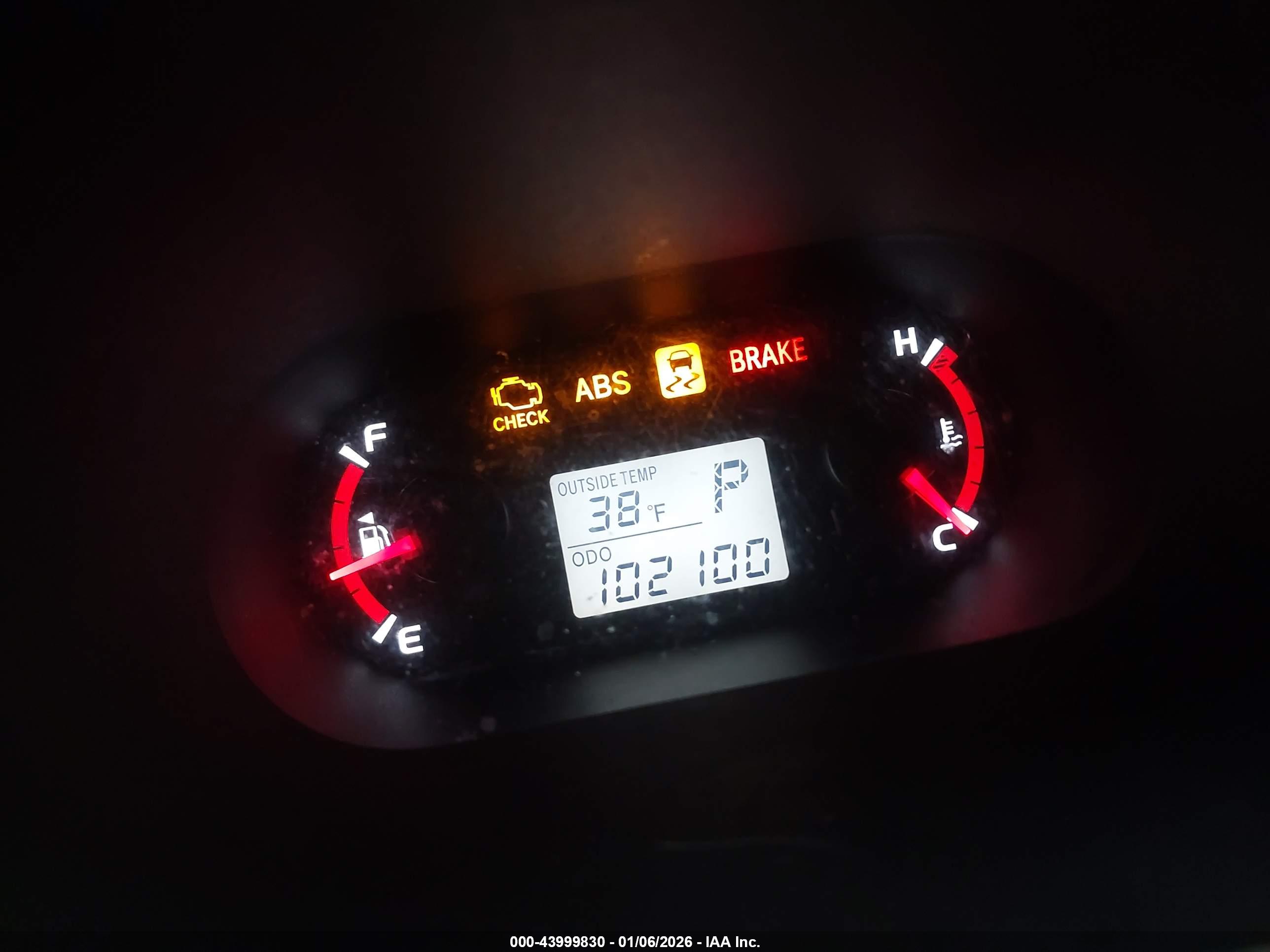 PONTIAC VIBE image 7
