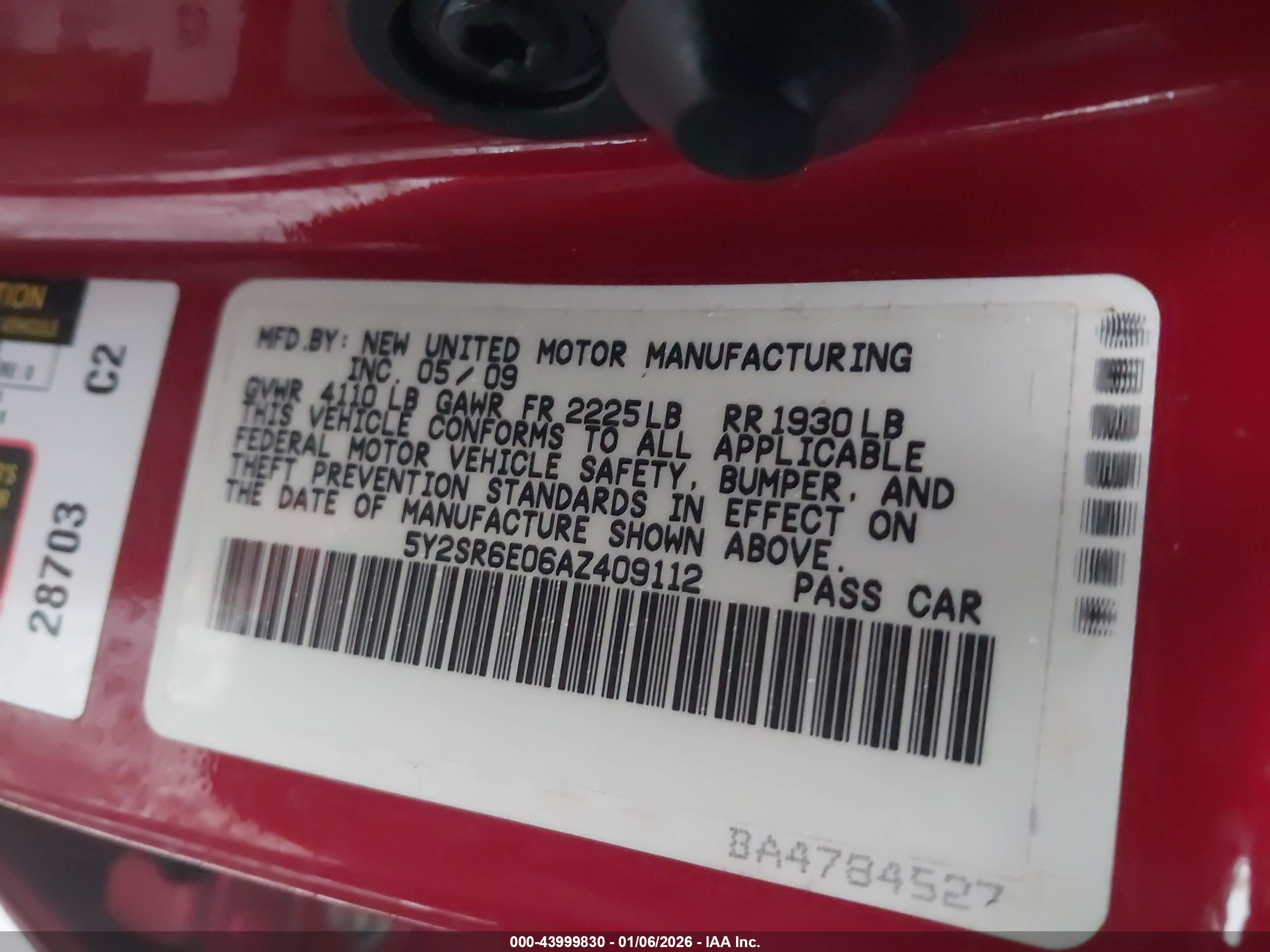 PONTIAC VIBE image 9