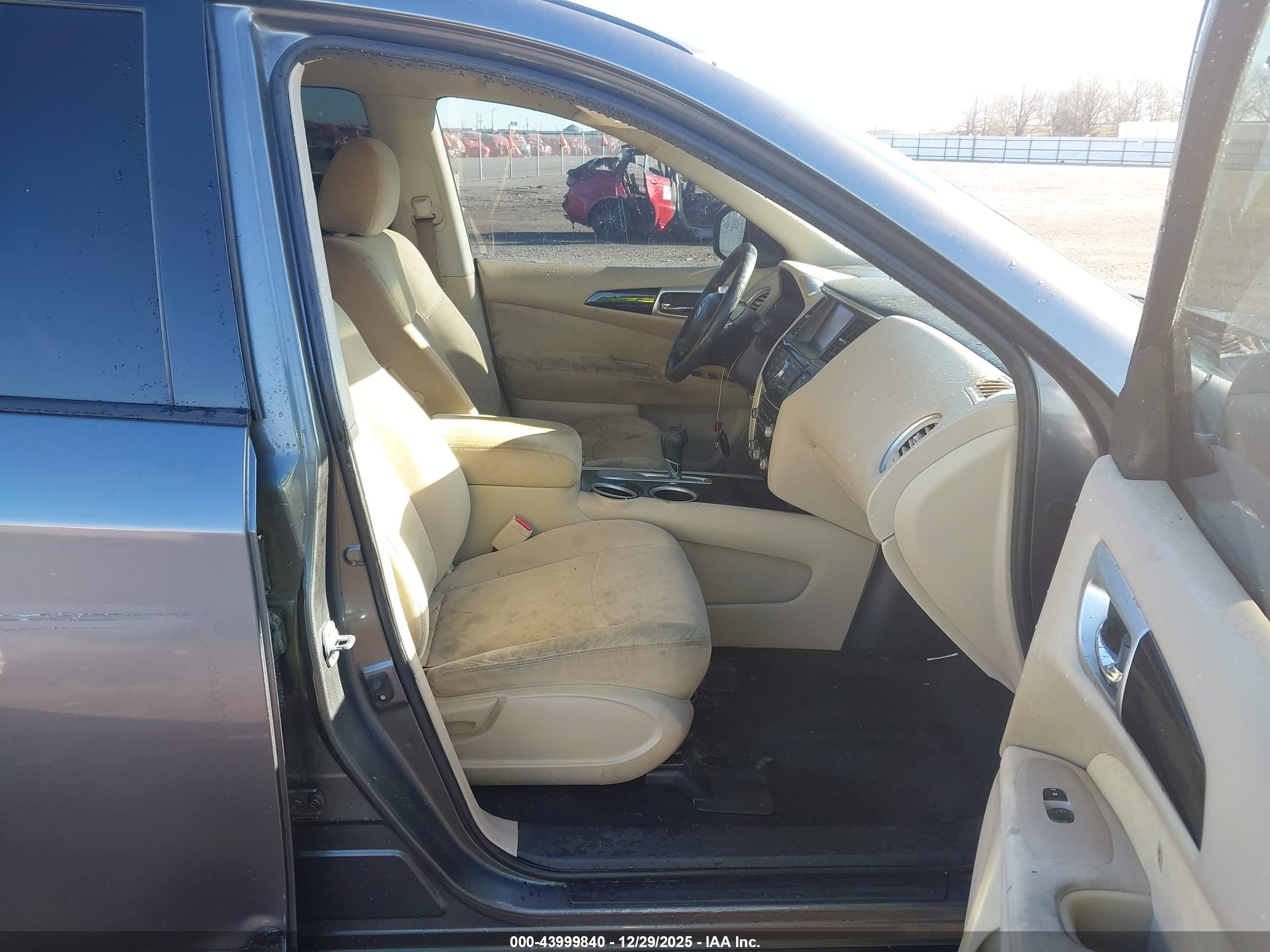NISSAN PATHFINDER image 5